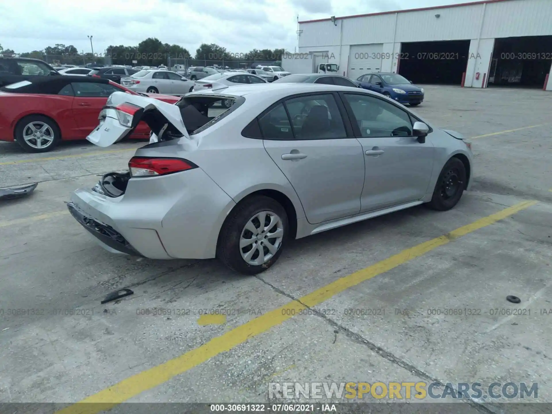 4 Photograph of a damaged car 5YFEPMAE9MP201264 TOYOTA COROLLA 2021