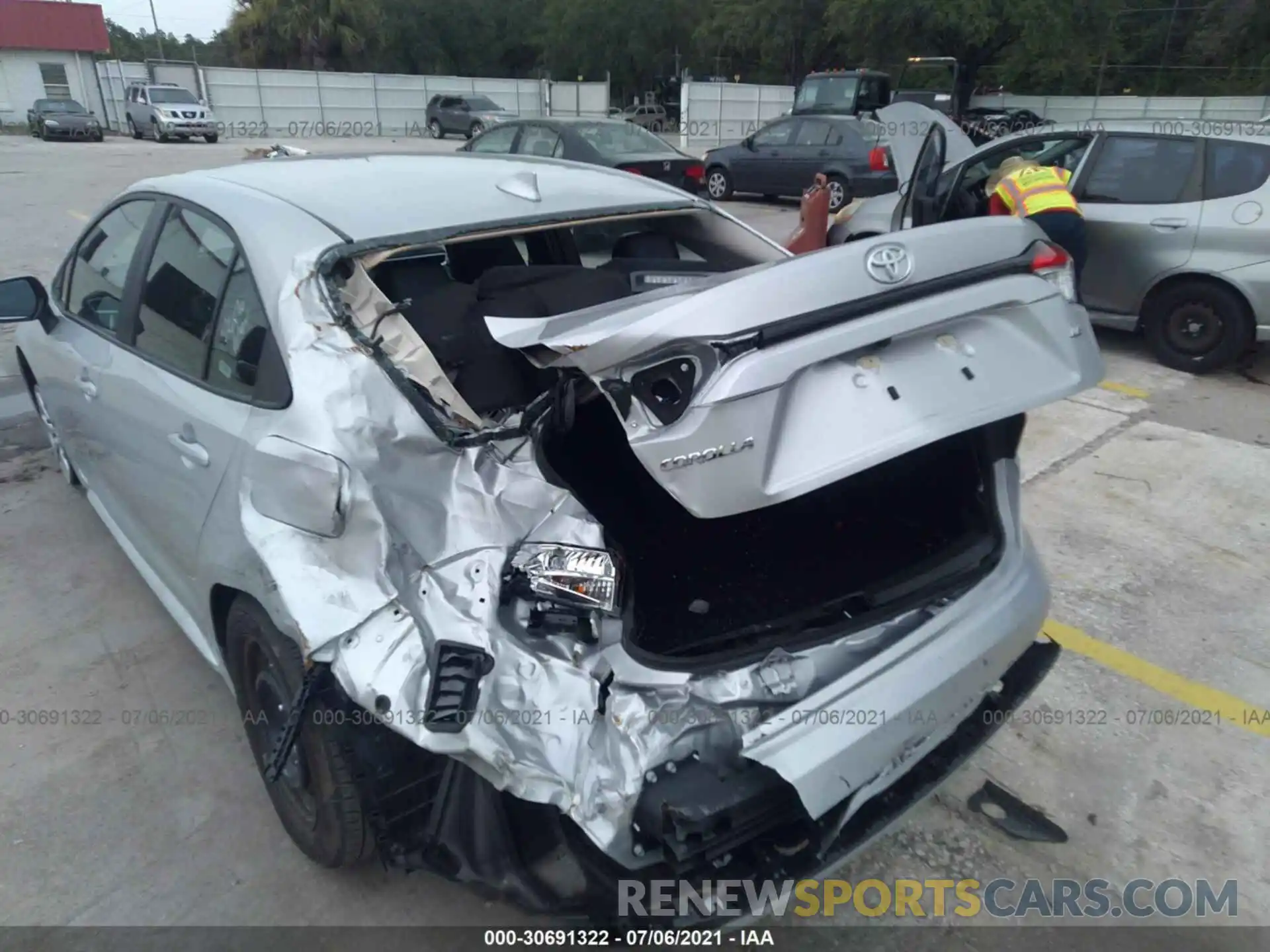 6 Photograph of a damaged car 5YFEPMAE9MP201264 TOYOTA COROLLA 2021