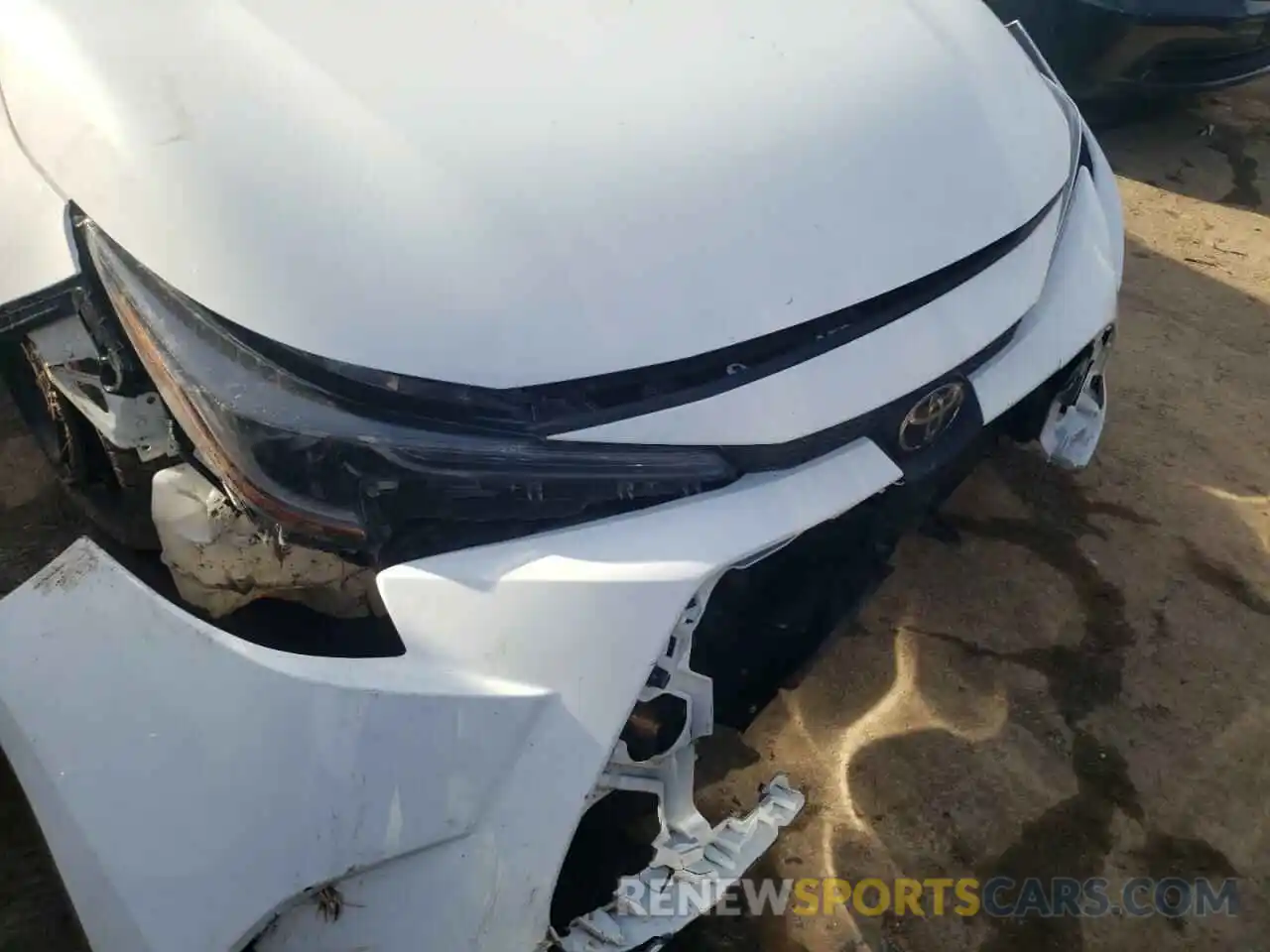 9 Photograph of a damaged car 5YFEPMAE9MP210840 TOYOTA COROLLA 2021