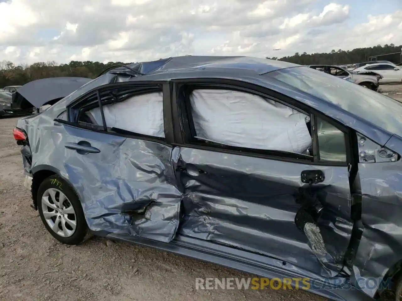 9 Photograph of a damaged car 5YFEPMAE9MP233826 TOYOTA COROLLA 2021