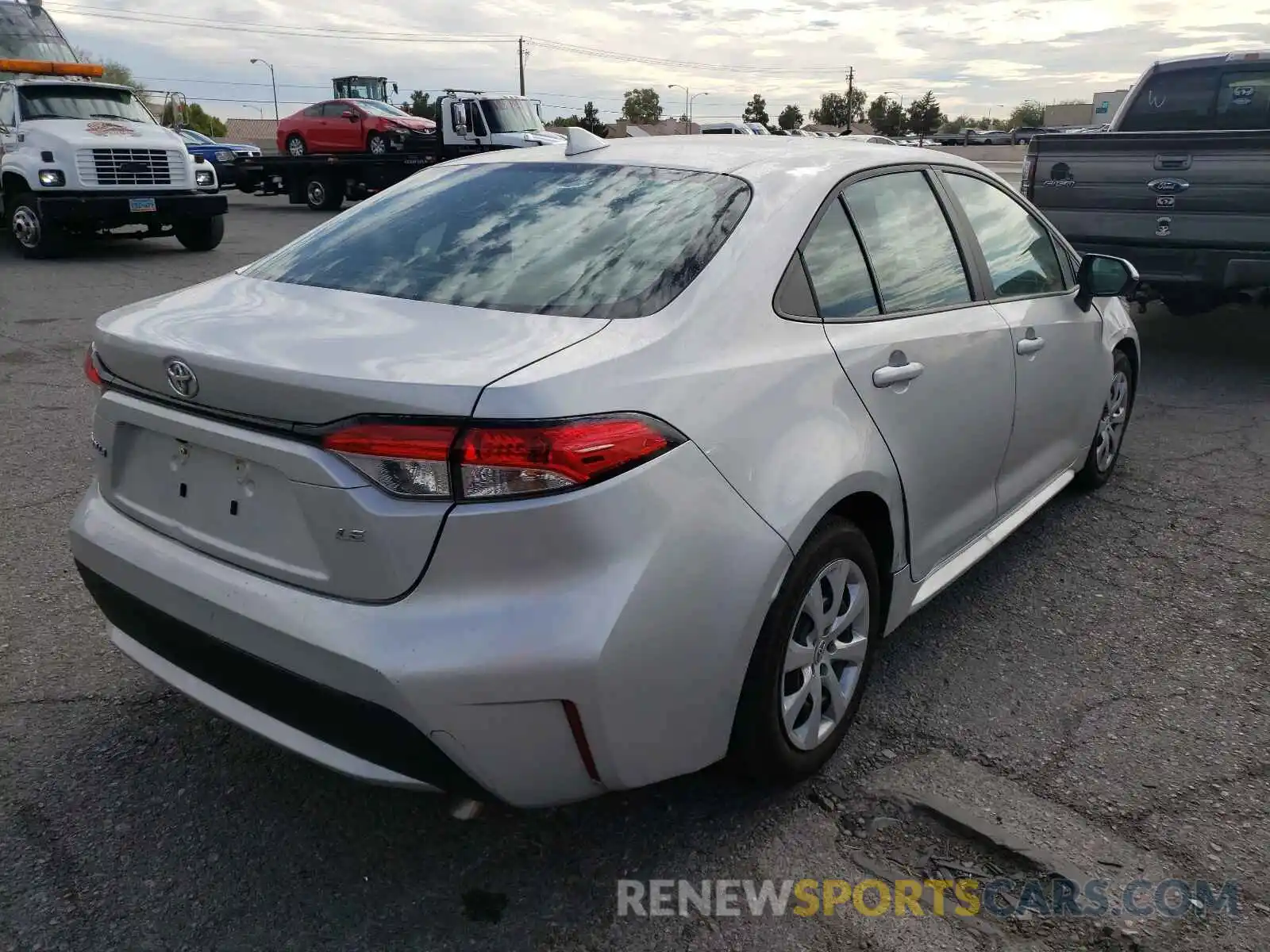 4 Photograph of a damaged car 5YFEPMAE9MP233891 TOYOTA COROLLA 2021