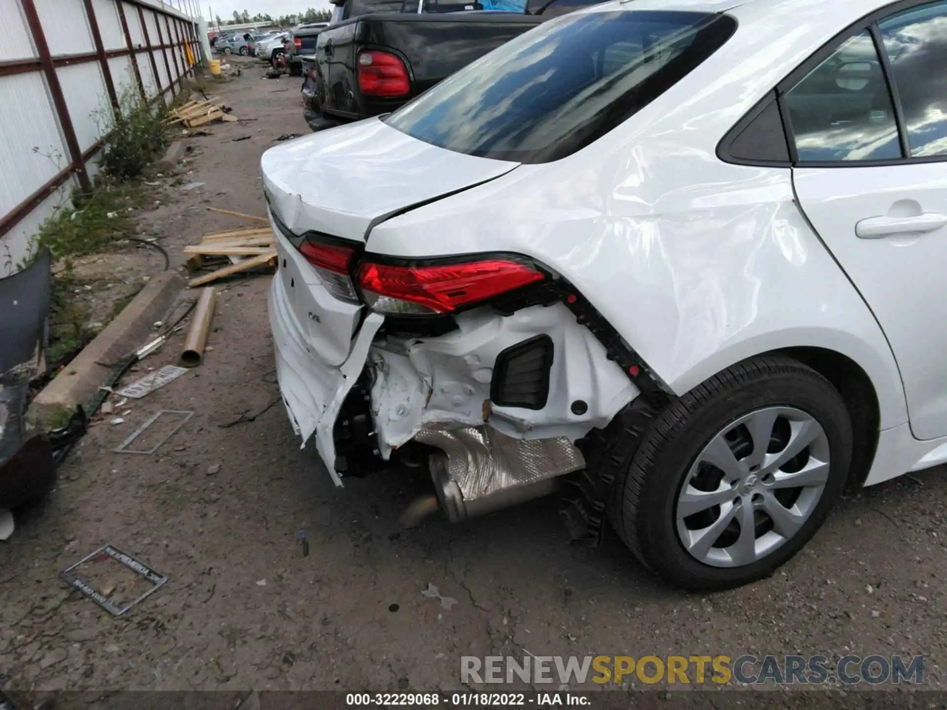 6 Photograph of a damaged car 5YFEPMAE9MP247077 TOYOTA COROLLA 2021