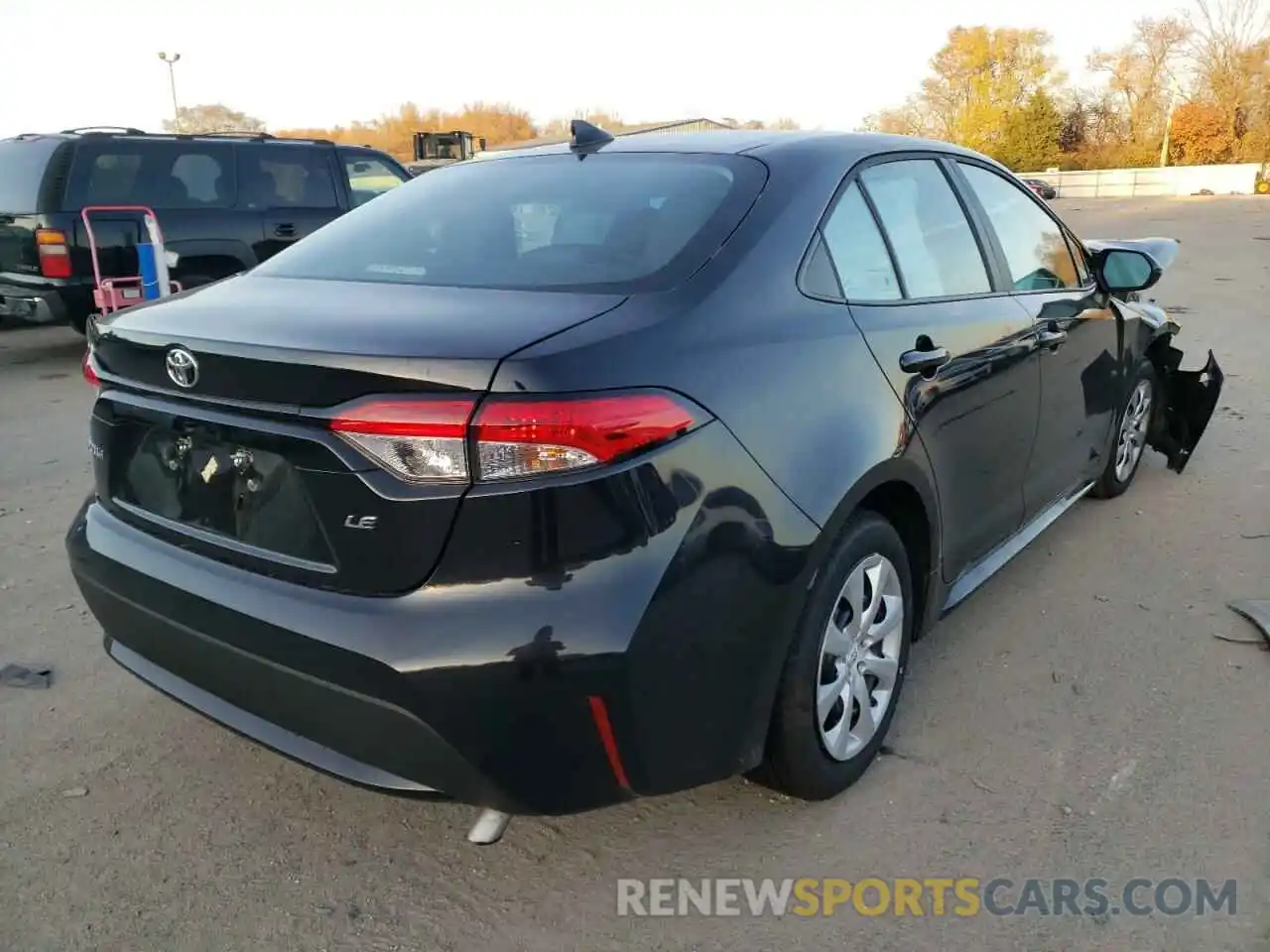 4 Photograph of a damaged car 5YFEPMAE9MP260329 TOYOTA COROLLA 2021