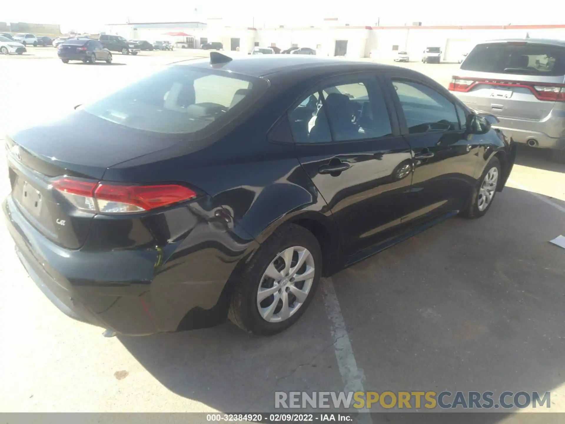 4 Photograph of a damaged car 5YFEPMAE9MP268009 TOYOTA COROLLA 2021