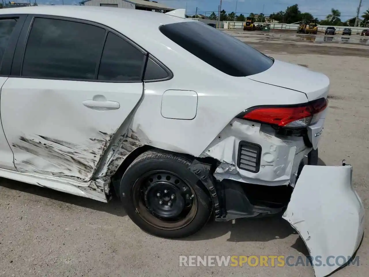 9 Photograph of a damaged car 5YFEPMAEXMP151054 TOYOTA COROLLA 2021