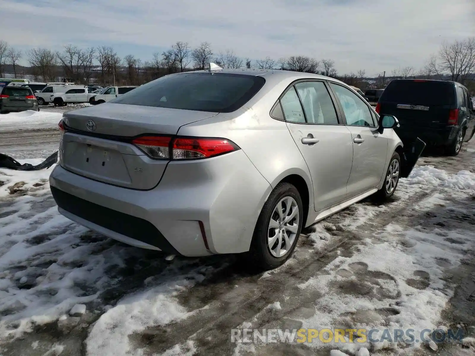 4 Photograph of a damaged car 5YFEPMAEXMP174673 TOYOTA COROLLA 2021