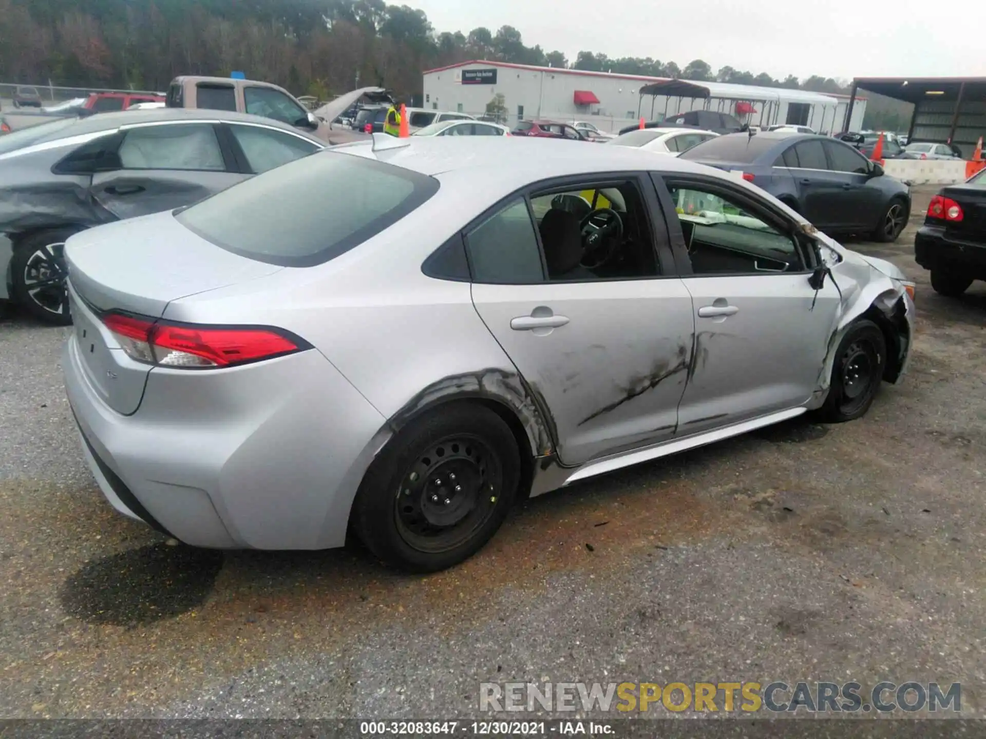 4 Photograph of a damaged car 5YFEPMAEXMP183146 TOYOTA COROLLA 2021