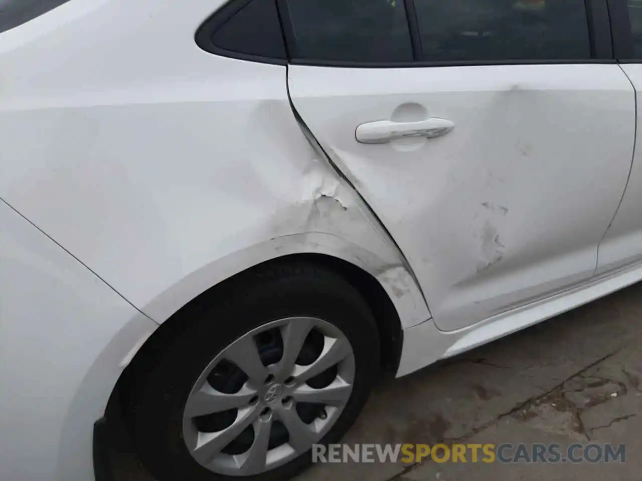 9 Photograph of a damaged car 5YFEPMAEXMP208398 TOYOTA COROLLA 2021