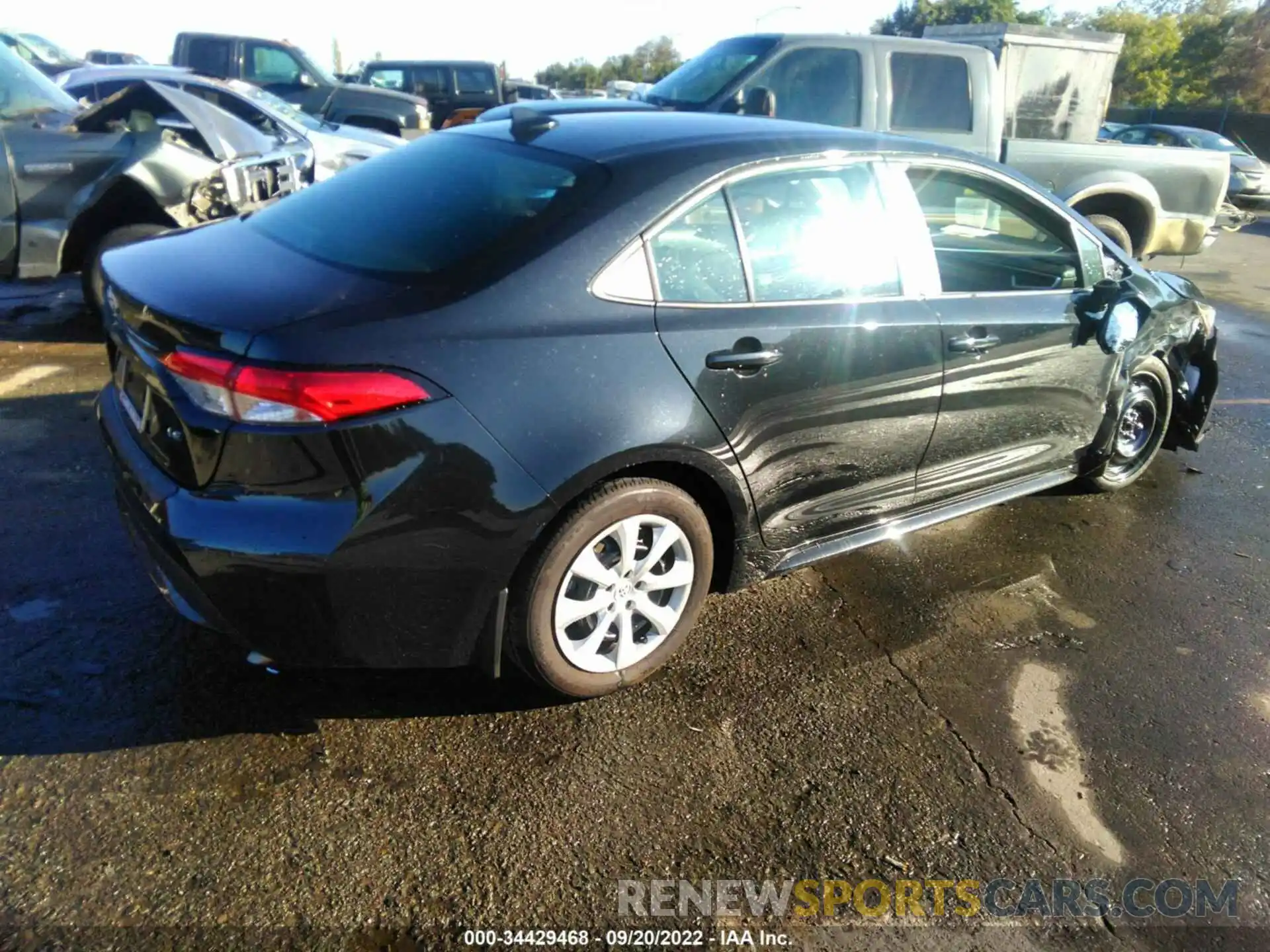 4 Photograph of a damaged car 5YFEPMAEXMP212225 TOYOTA COROLLA 2021