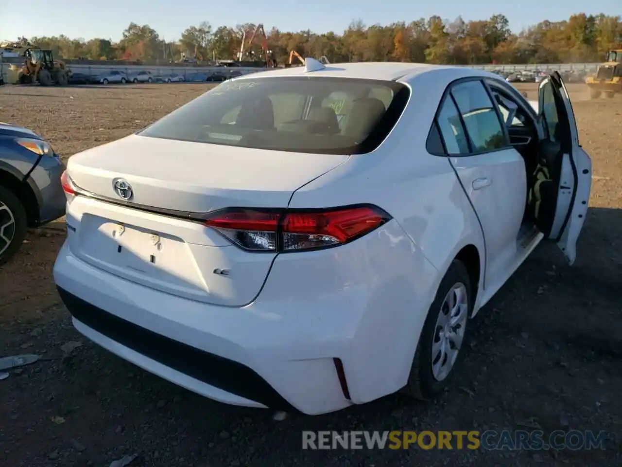 4 Photograph of a damaged car 5YFEPMAEXMP218932 TOYOTA COROLLA 2021