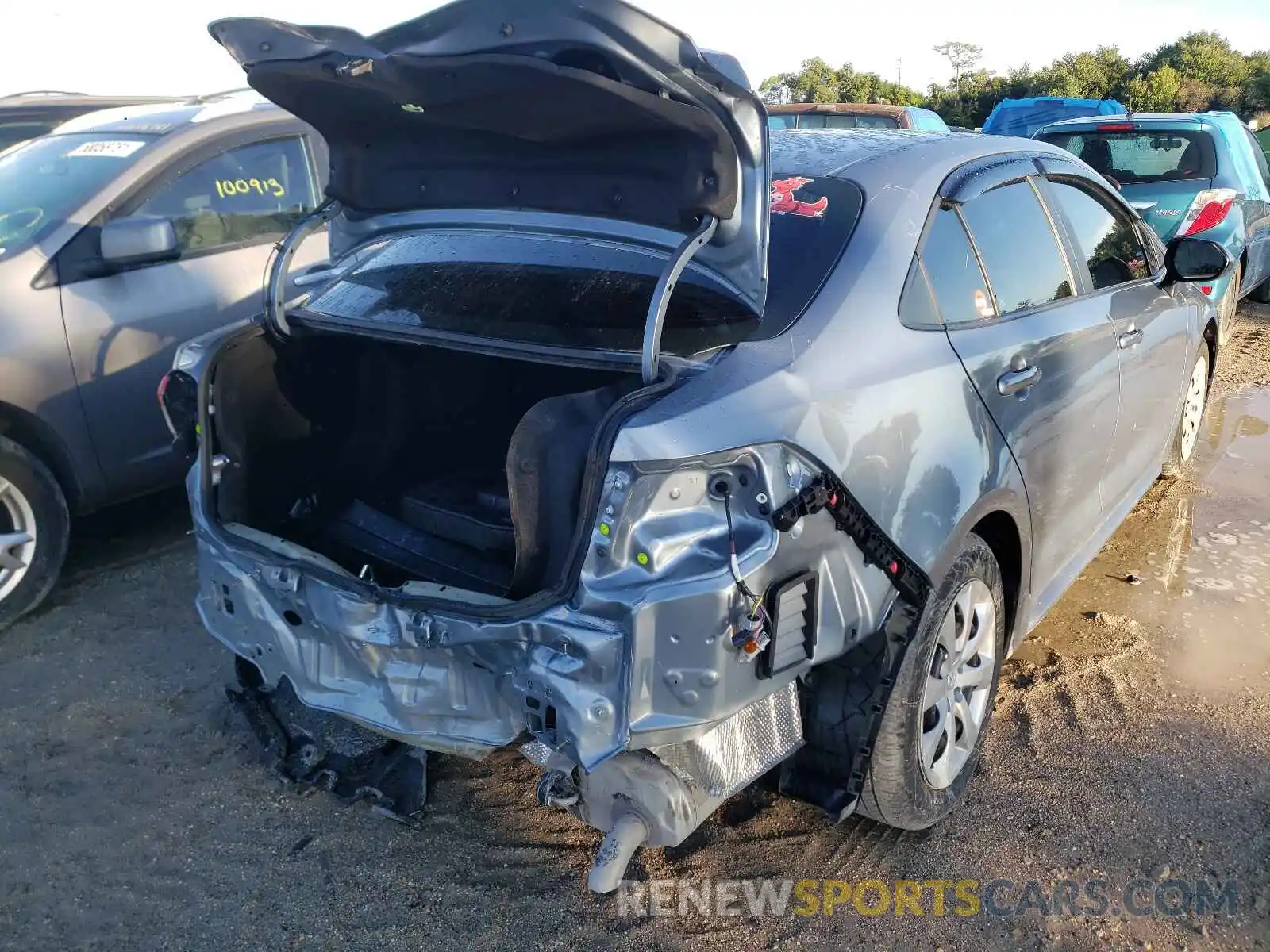 4 Photograph of a damaged car 5YFEPMAEXMP224195 TOYOTA COROLLA 2021