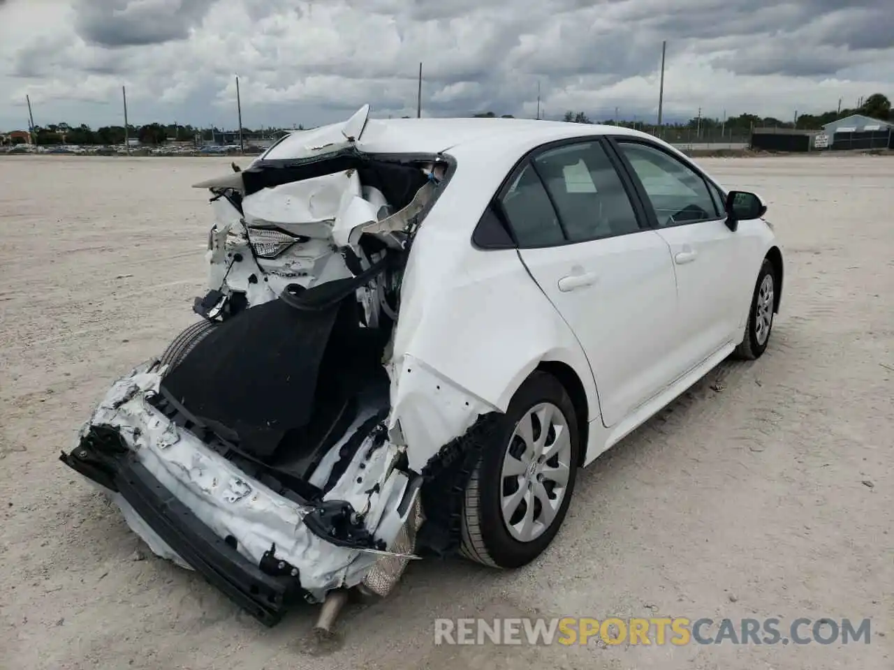 4 Photograph of a damaged car 5YFEPMAEXMP231602 TOYOTA COROLLA 2021