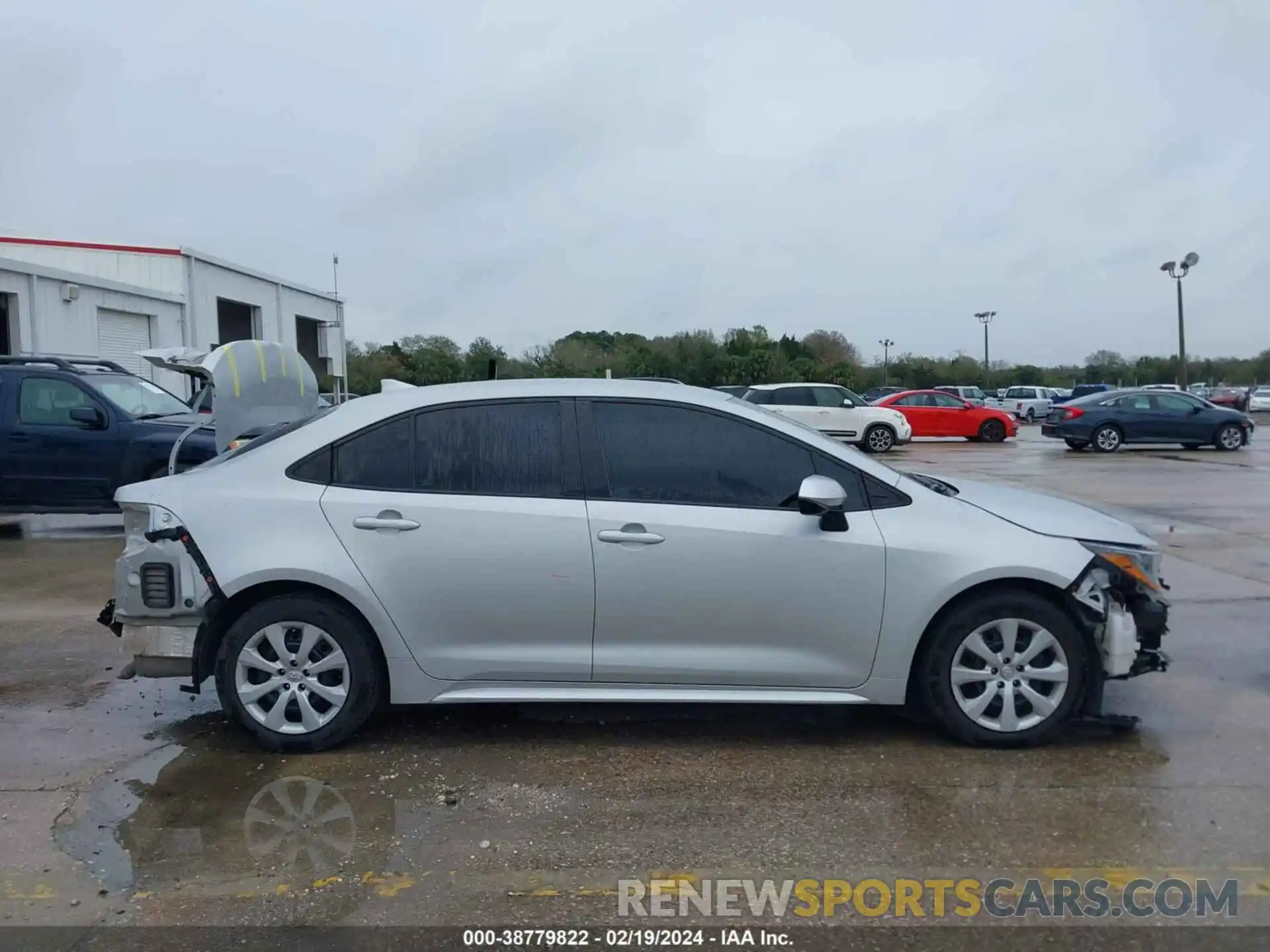 13 Photograph of a damaged car 5YFEPMAEXMP235438 TOYOTA COROLLA 2021