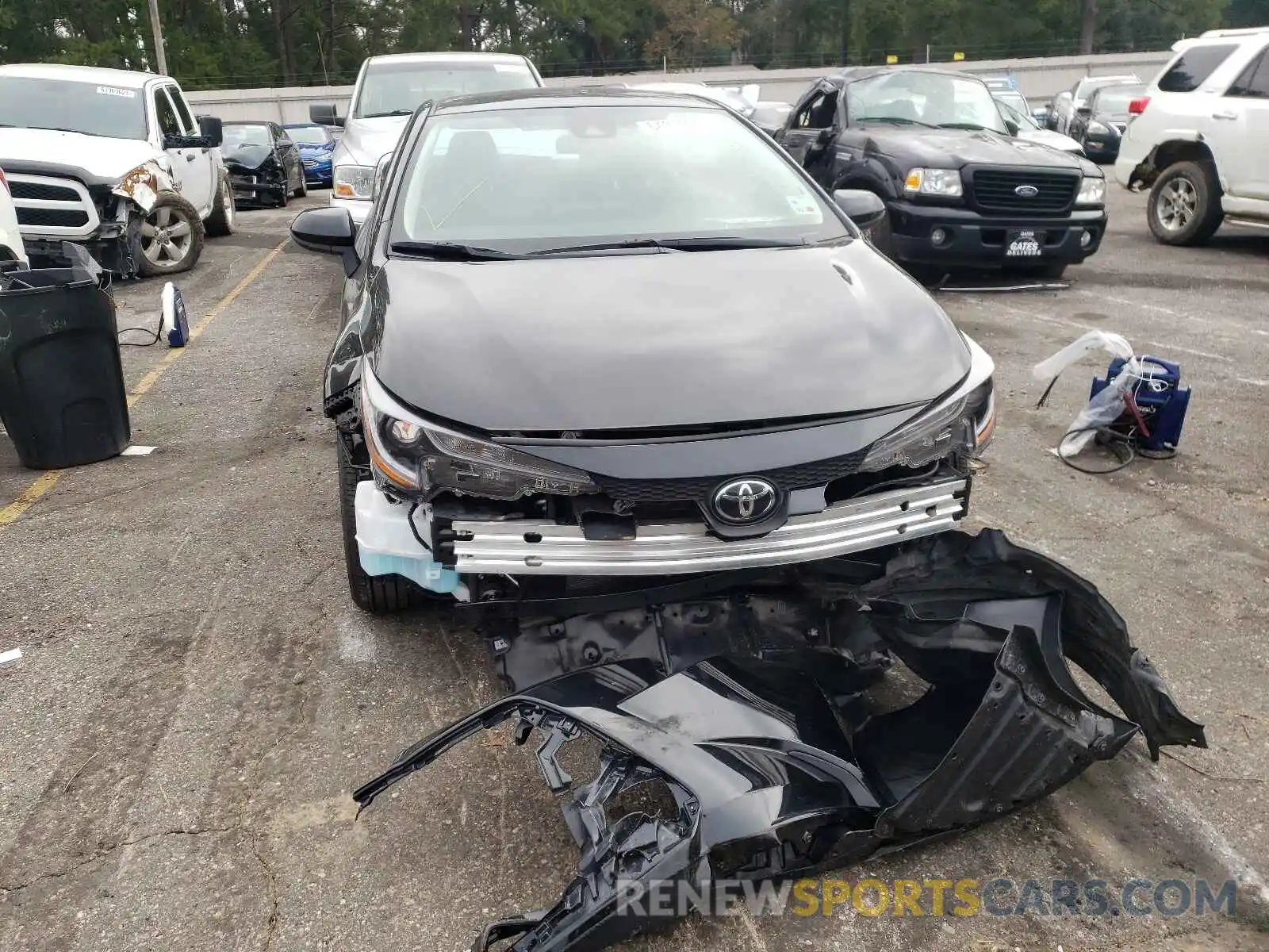 9 Photograph of a damaged car 5YFEPMAEXMP239246 TOYOTA COROLLA 2021