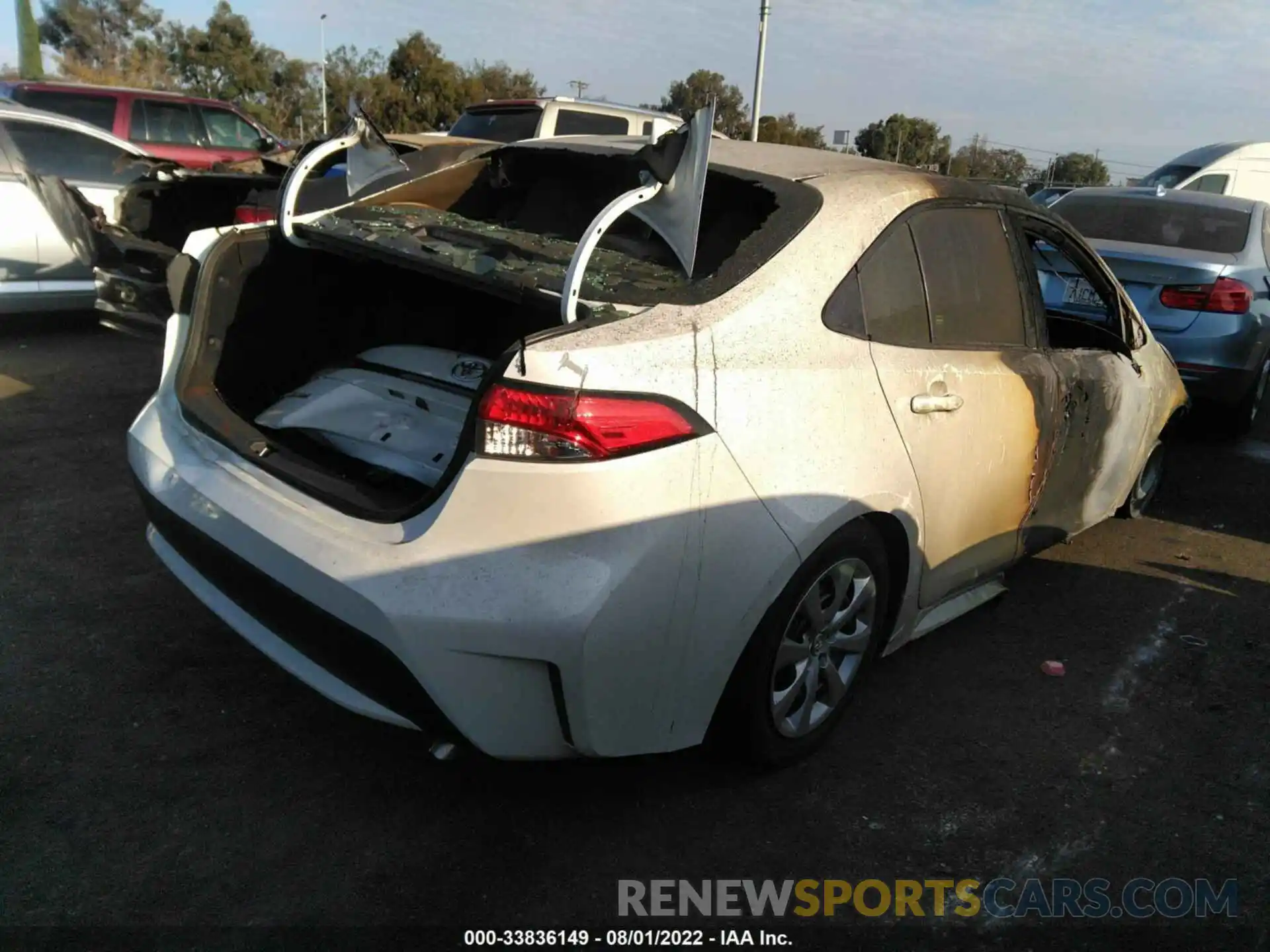 4 Photograph of a damaged car 5YFEPMAEXMP262462 TOYOTA COROLLA 2021