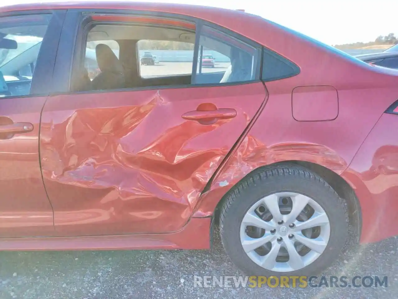 9 Photograph of a damaged car 5YFEPMAEXMP265989 TOYOTA COROLLA 2021