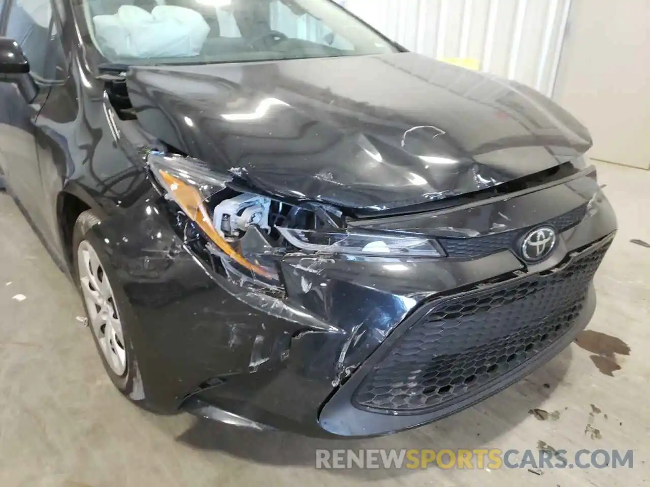 9 Photograph of a damaged car 5YFEPMAEXMP268634 TOYOTA COROLLA 2021