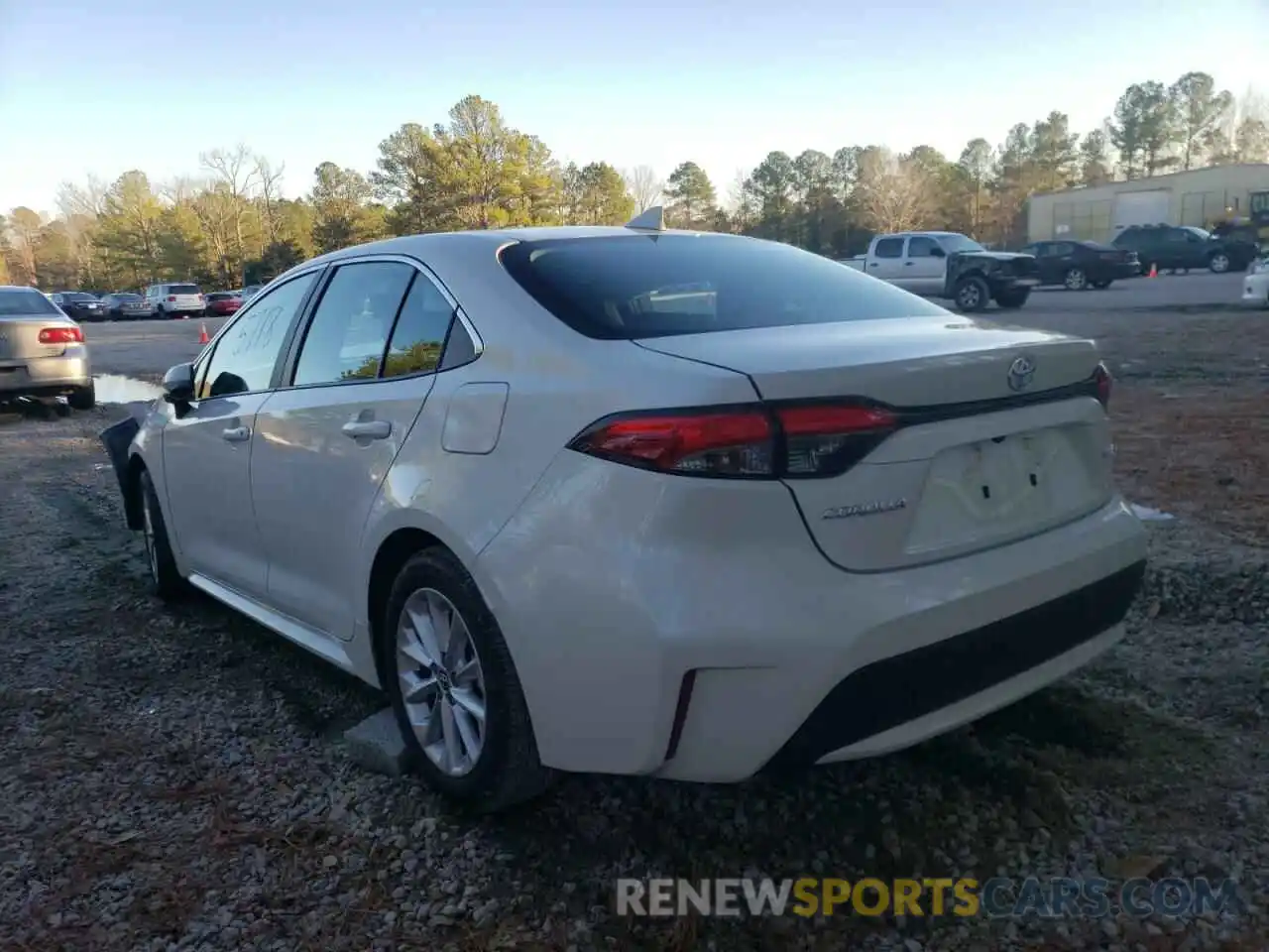 3 Photograph of a damaged car 5YFFPMAE5MP264348 TOYOTA COROLLA 2021