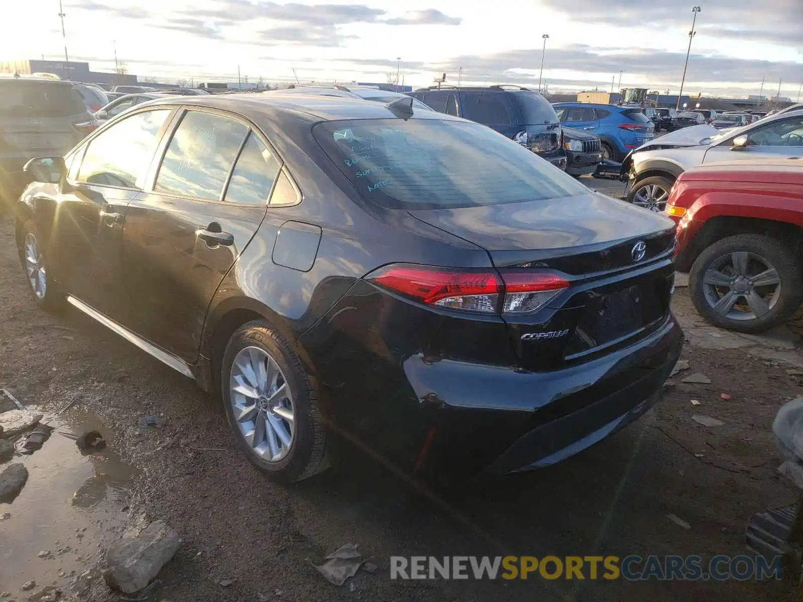 3 Photograph of a damaged car 5YFHPMAE0MP163971 TOYOTA COROLLA 2021