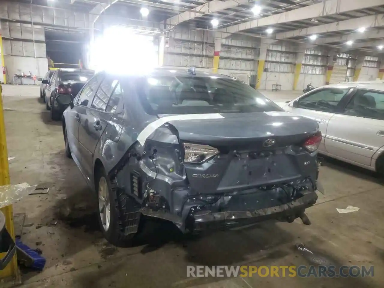 3 Photograph of a damaged car 5YFHPMAE3MP224360 TOYOTA COROLLA 2021