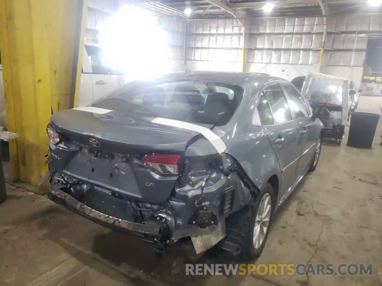 4 Photograph of a damaged car 5YFHPMAE3MP224360 TOYOTA COROLLA 2021