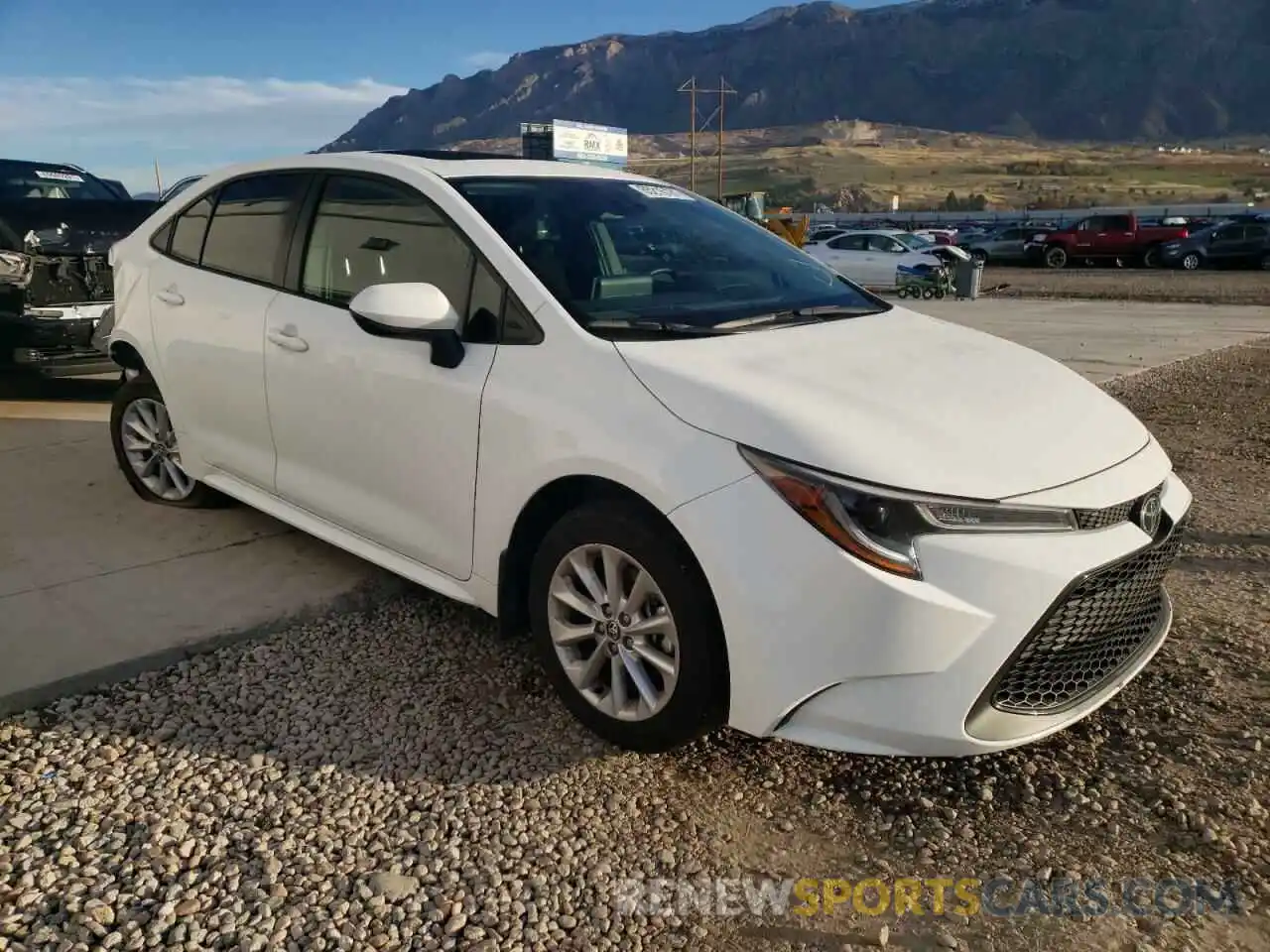 1 Photograph of a damaged car 5YFHPMAE8MP267026 TOYOTA COROLLA 2021