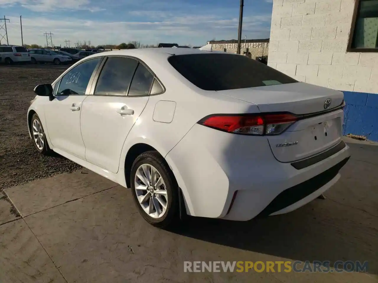 3 Photograph of a damaged car 5YFHPMAE8MP267026 TOYOTA COROLLA 2021