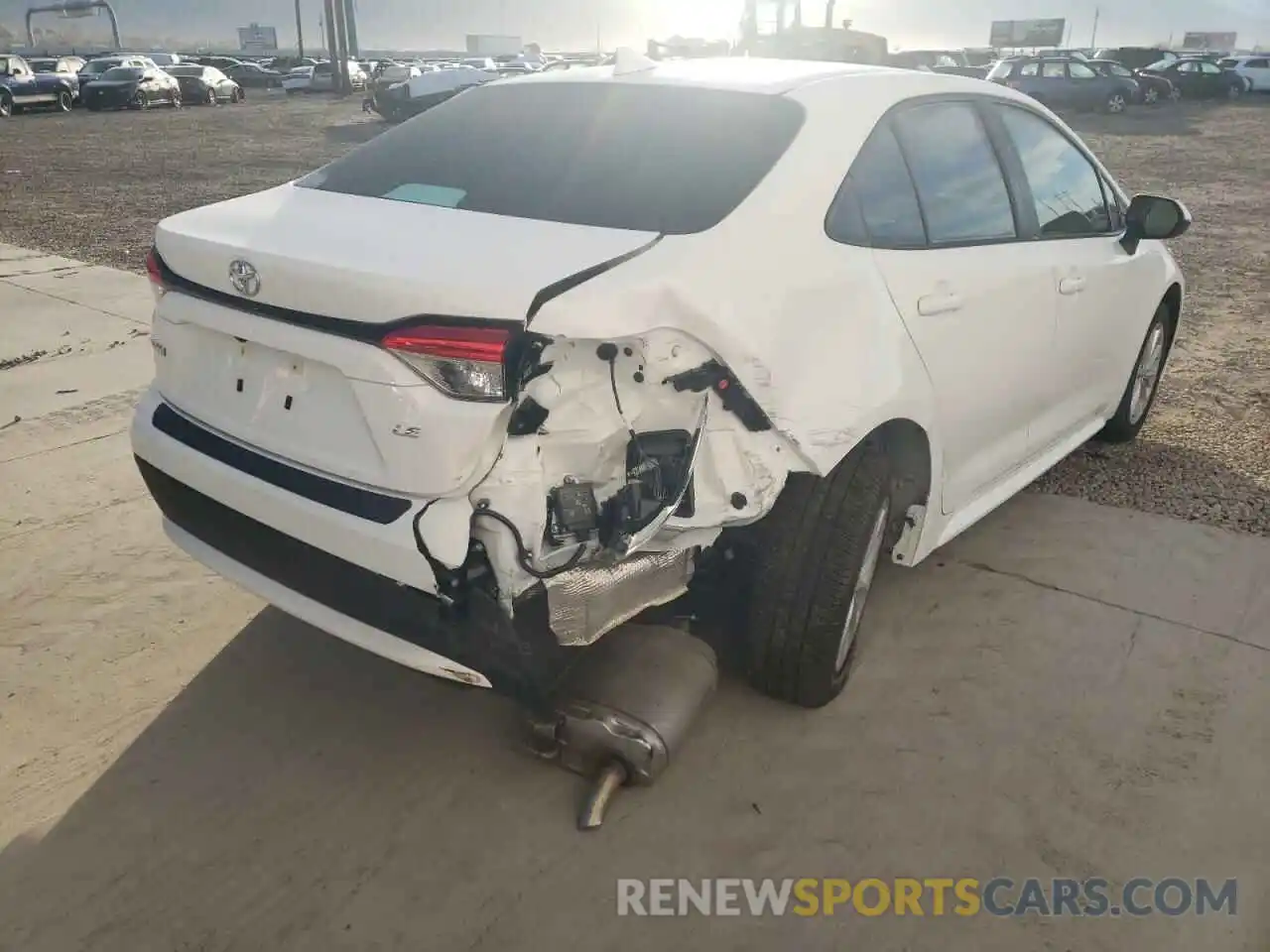 4 Photograph of a damaged car 5YFHPMAE8MP267026 TOYOTA COROLLA 2021