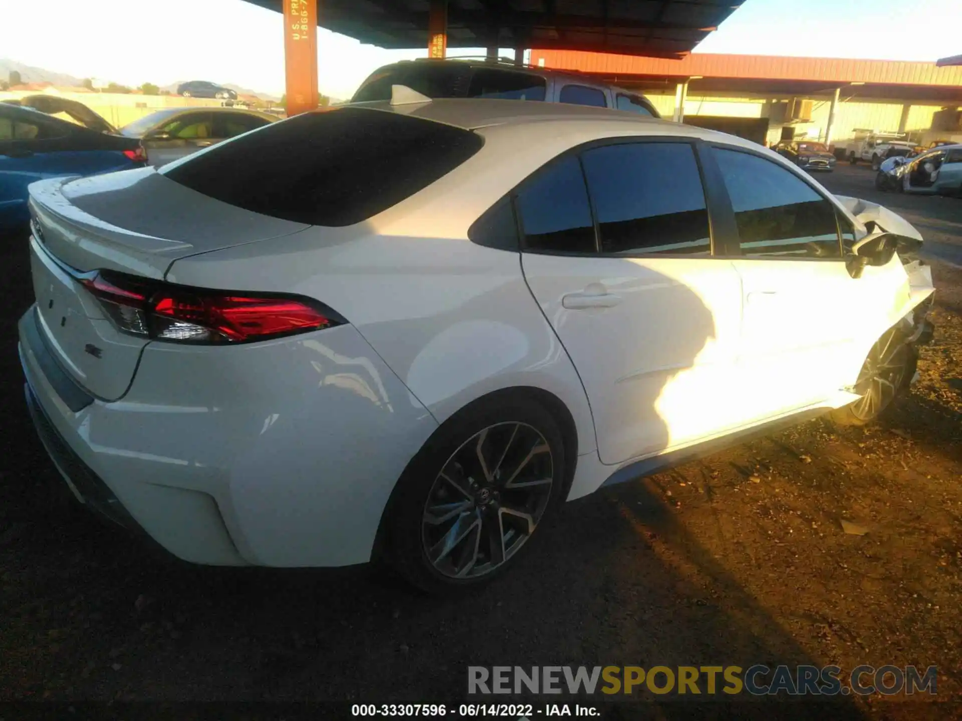 4 Photograph of a damaged car 5YFM4MCE0MP075118 TOYOTA COROLLA 2021