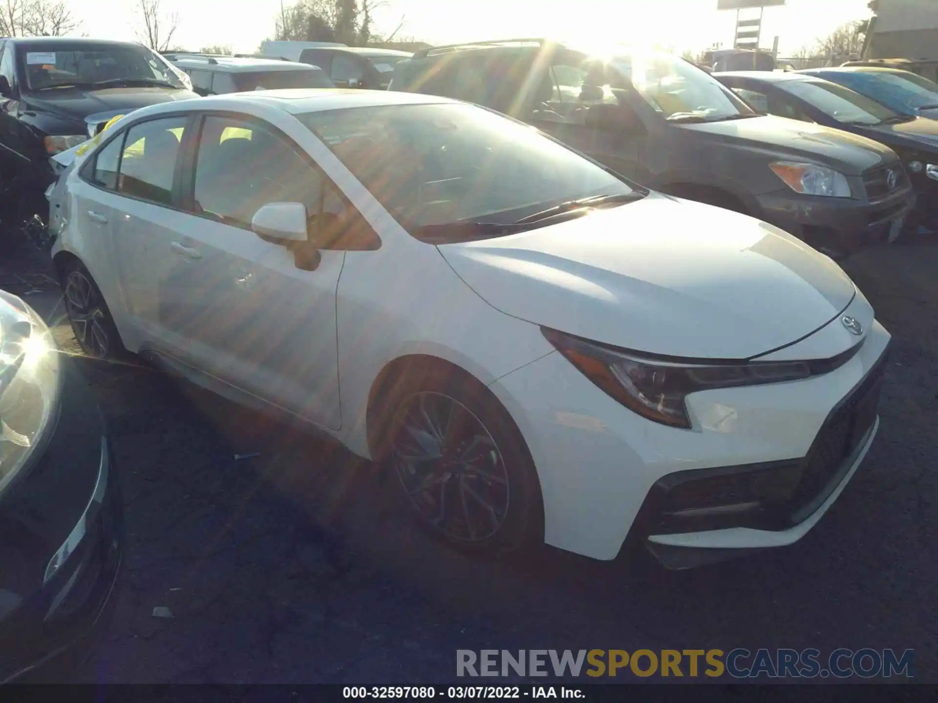 1 Photograph of a damaged car 5YFM4MCE1MP063933 TOYOTA COROLLA 2021