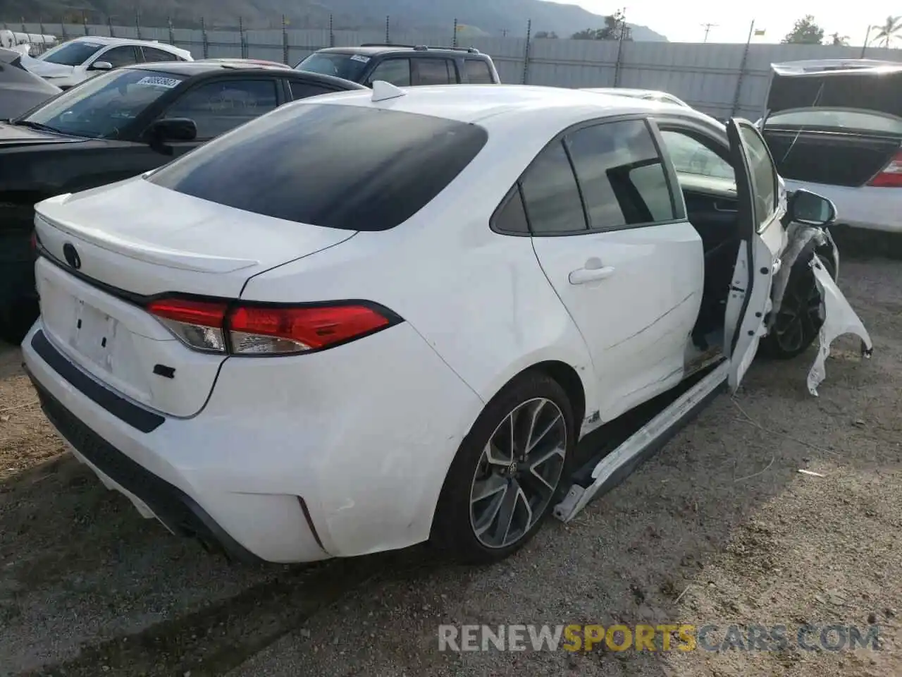 4 Photograph of a damaged car 5YFP4MCE1MP059300 TOYOTA COROLLA 2021