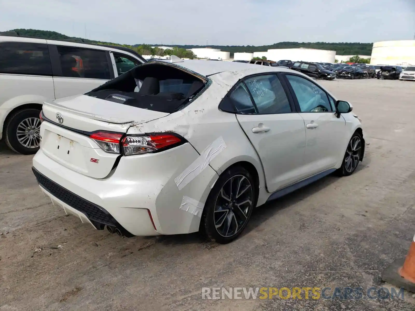 4 Photograph of a damaged car 5YFP4MCE1MP067459 TOYOTA COROLLA 2021