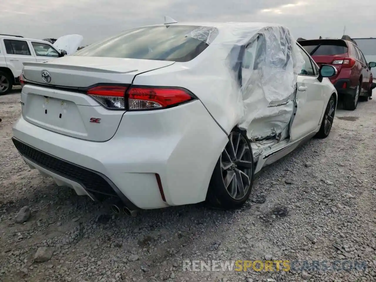 4 Photograph of a damaged car 5YFP4MCE2MP073173 TOYOTA COROLLA 2021