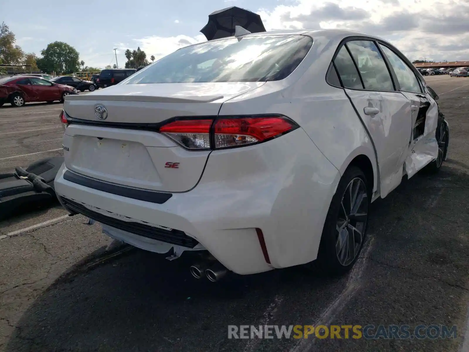 4 Photograph of a damaged car 5YFP4MCE3MP087213 TOYOTA COROLLA 2021