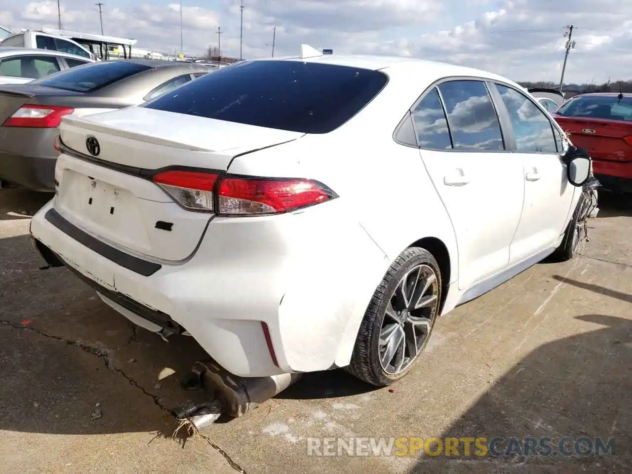 4 Photograph of a damaged car 5YFP4MCE6MP096567 TOYOTA COROLLA 2021