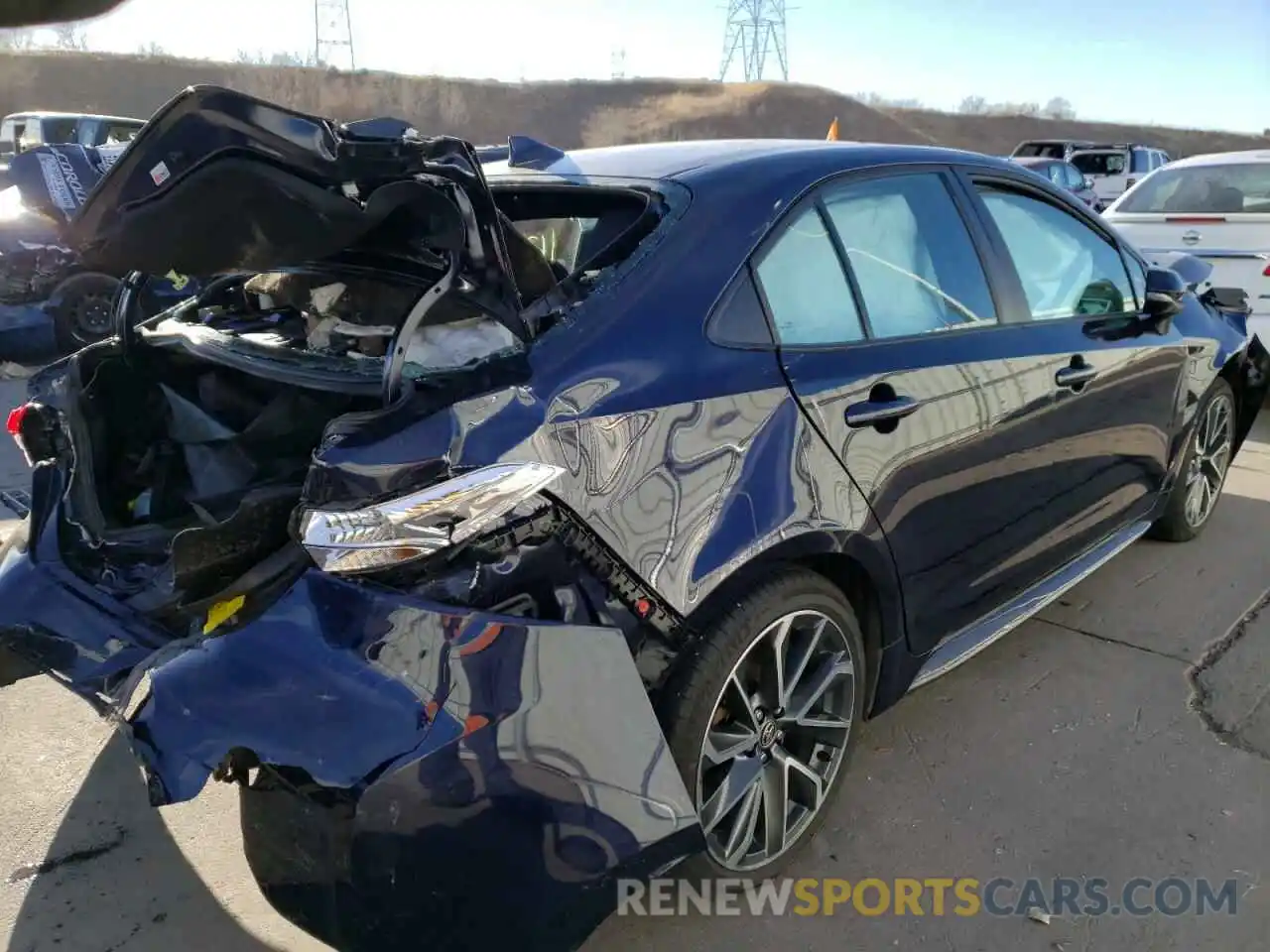 4 Photograph of a damaged car 5YFP4MCE8MP060069 TOYOTA COROLLA 2021