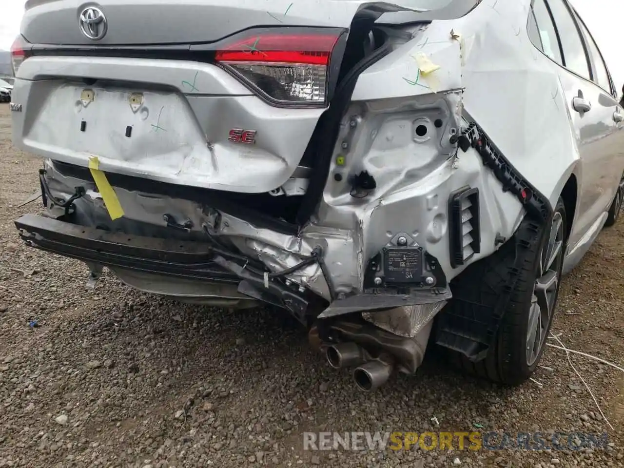 9 Photograph of a damaged car 5YFP4MCE9MP063563 TOYOTA COROLLA 2021