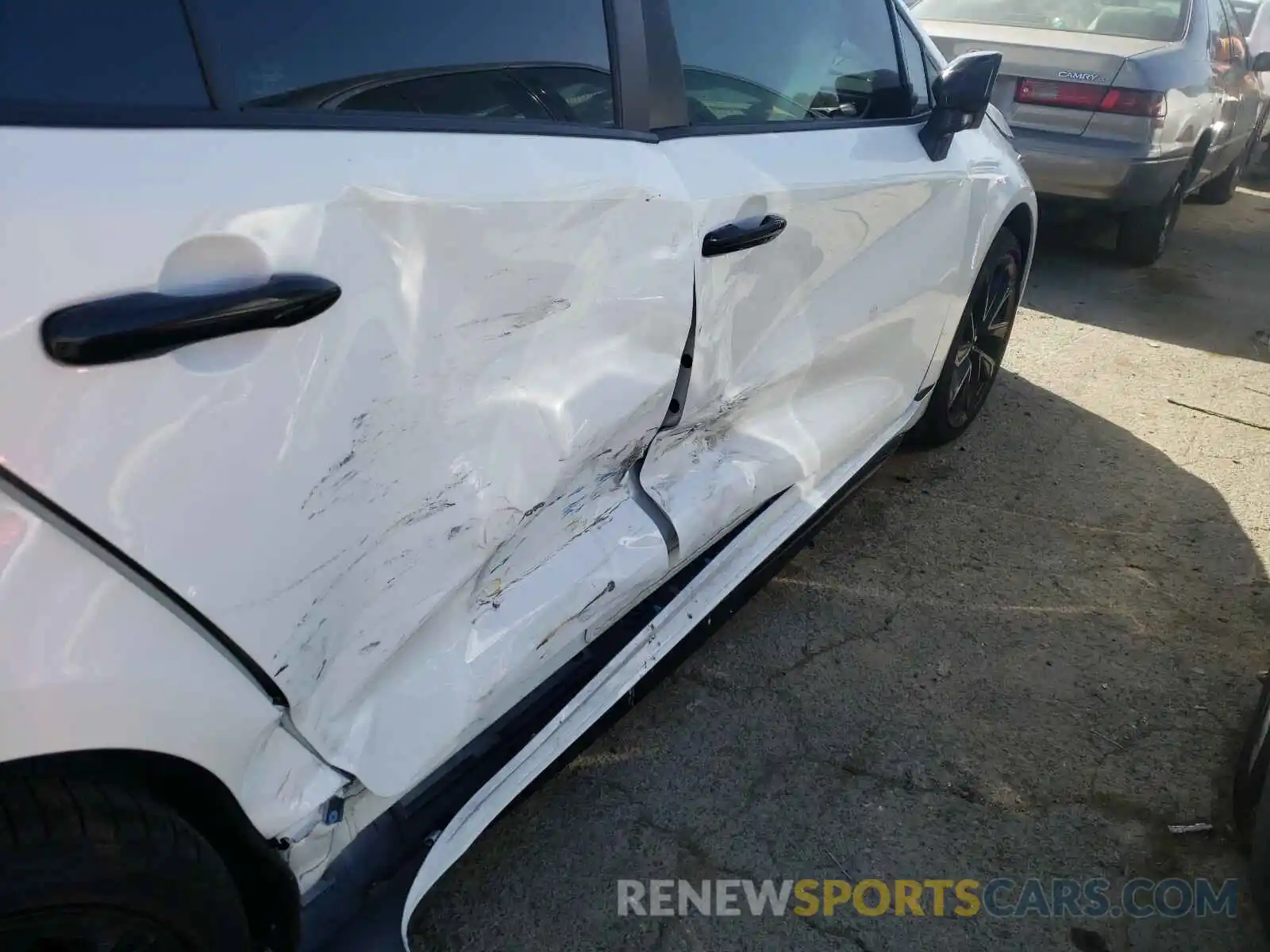 9 Photograph of a damaged car 5YFS4MCE0MP064949 TOYOTA COROLLA 2021