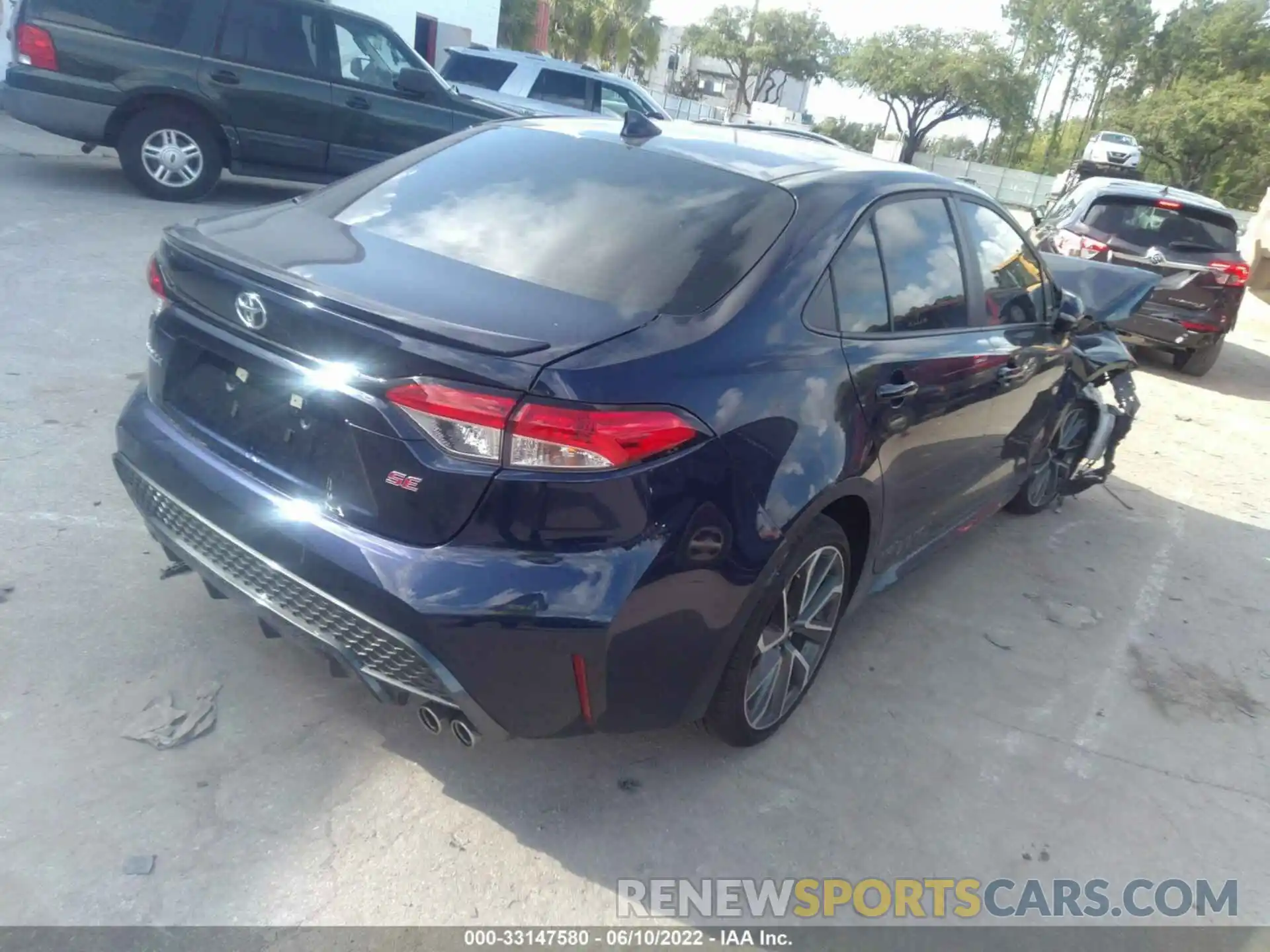 4 Photograph of a damaged car 5YFS4MCE0MP087387 TOYOTA COROLLA 2021