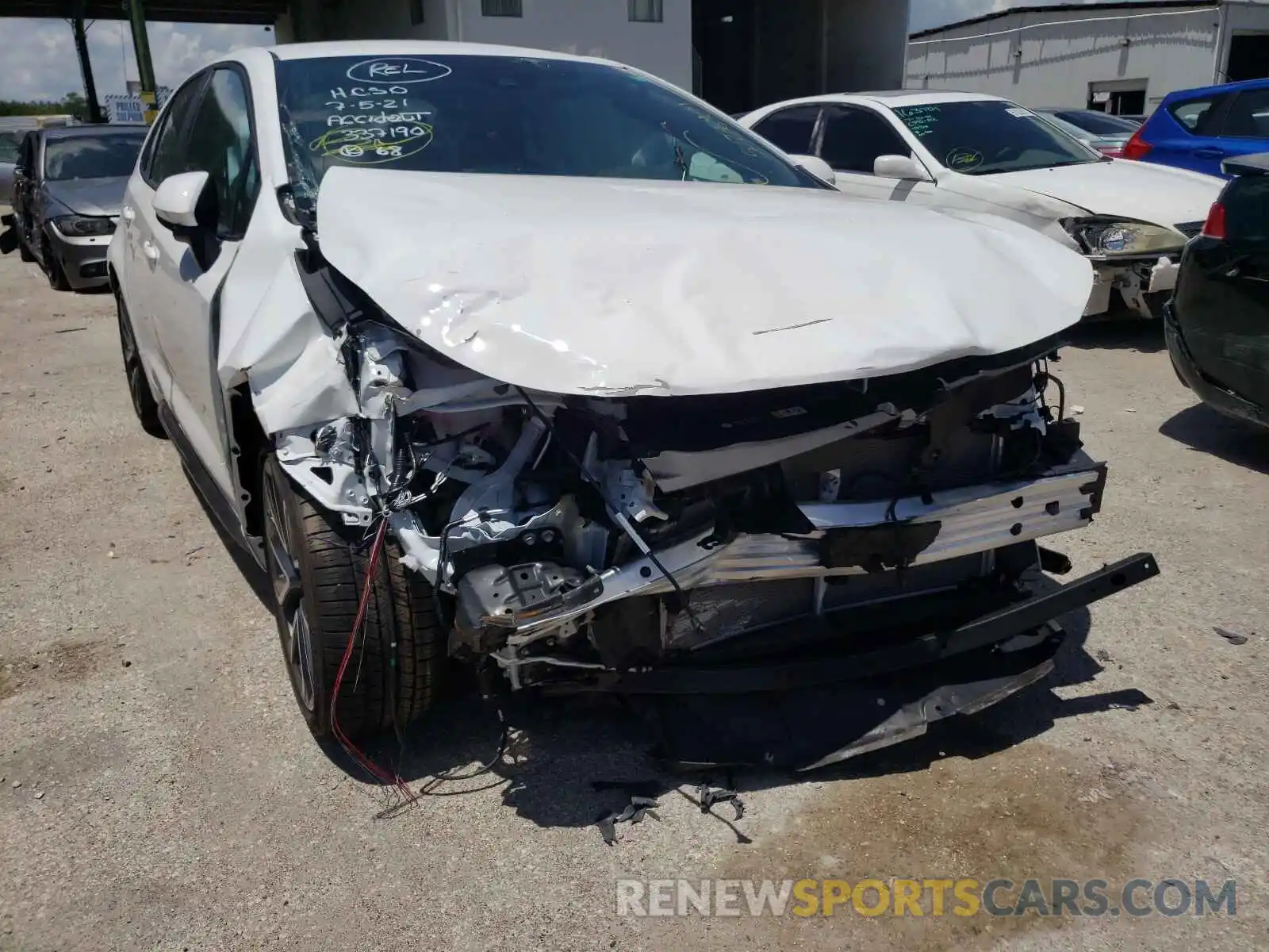 9 Photograph of a damaged car 5YFS4MCE0MP092170 TOYOTA COROLLA 2021