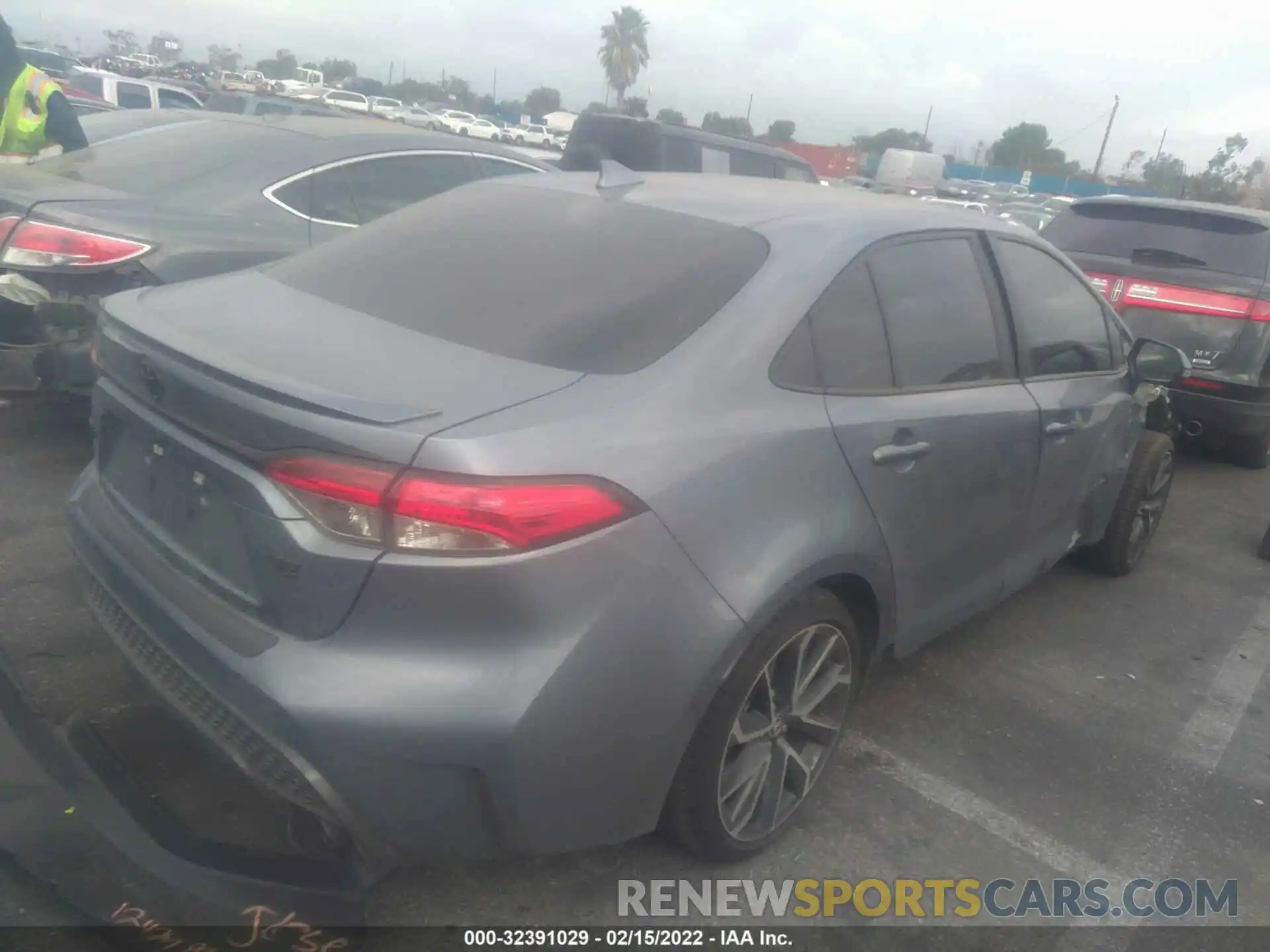 4 Photograph of a damaged car 5YFS4MCE0MP093139 TOYOTA COROLLA 2021