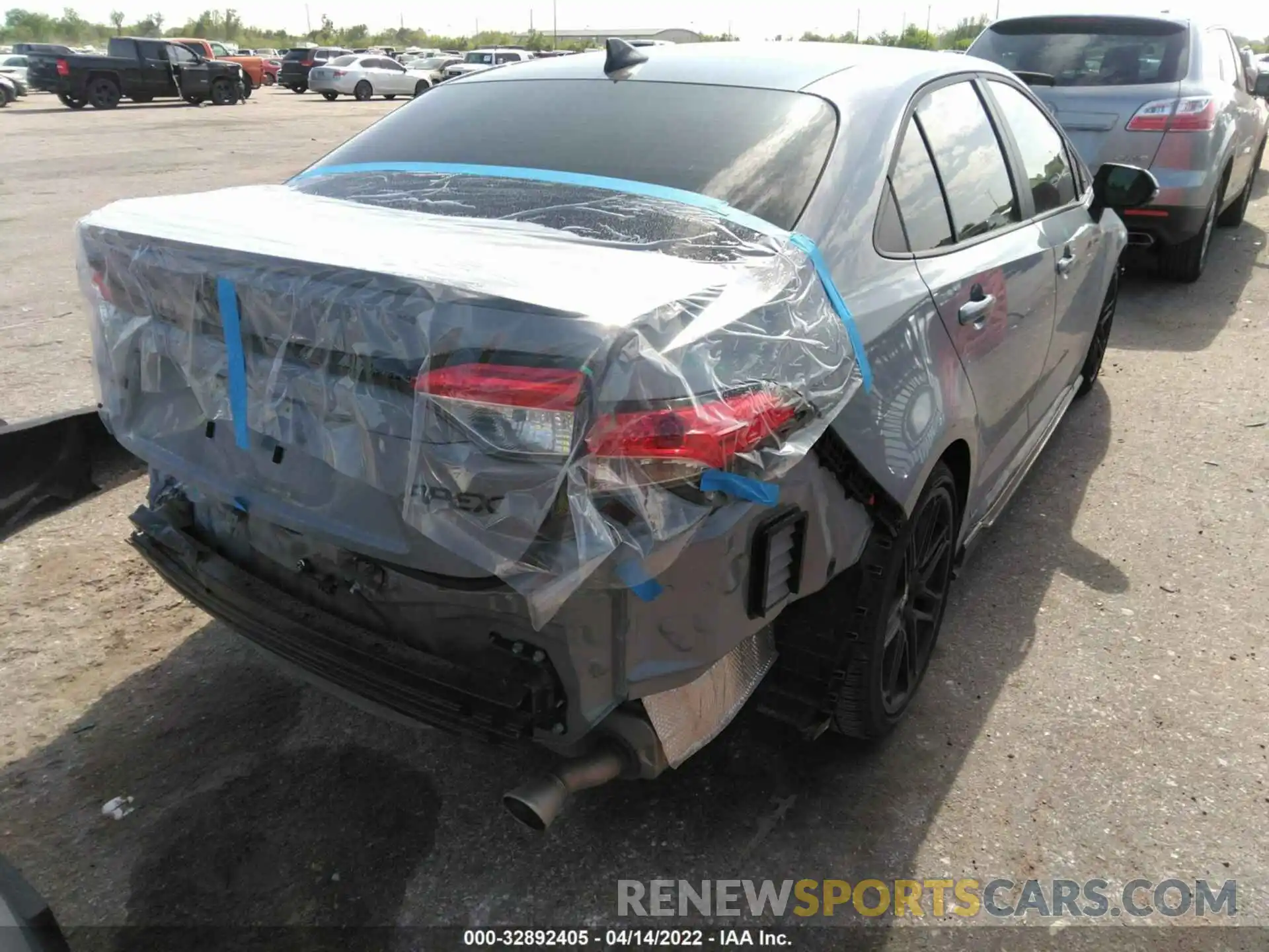 4 Photograph of a damaged car 5YFS4MCE0MP095585 TOYOTA COROLLA 2021