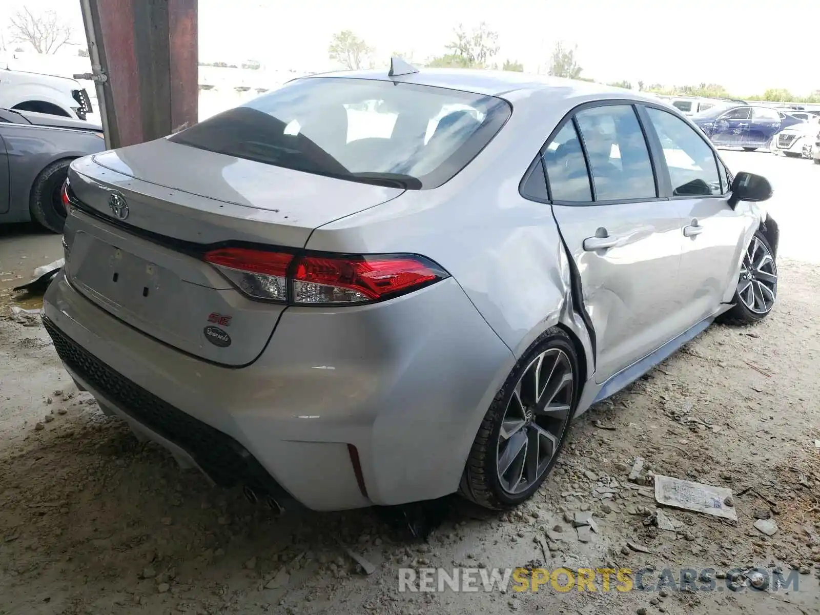 4 Photograph of a damaged car 5YFS4MCE1MP060036 TOYOTA COROLLA 2021