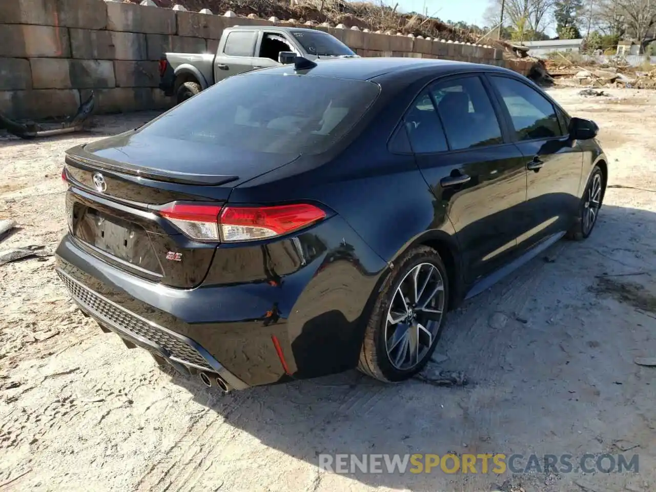 4 Photograph of a damaged car 5YFS4MCE1MP061039 TOYOTA COROLLA 2021