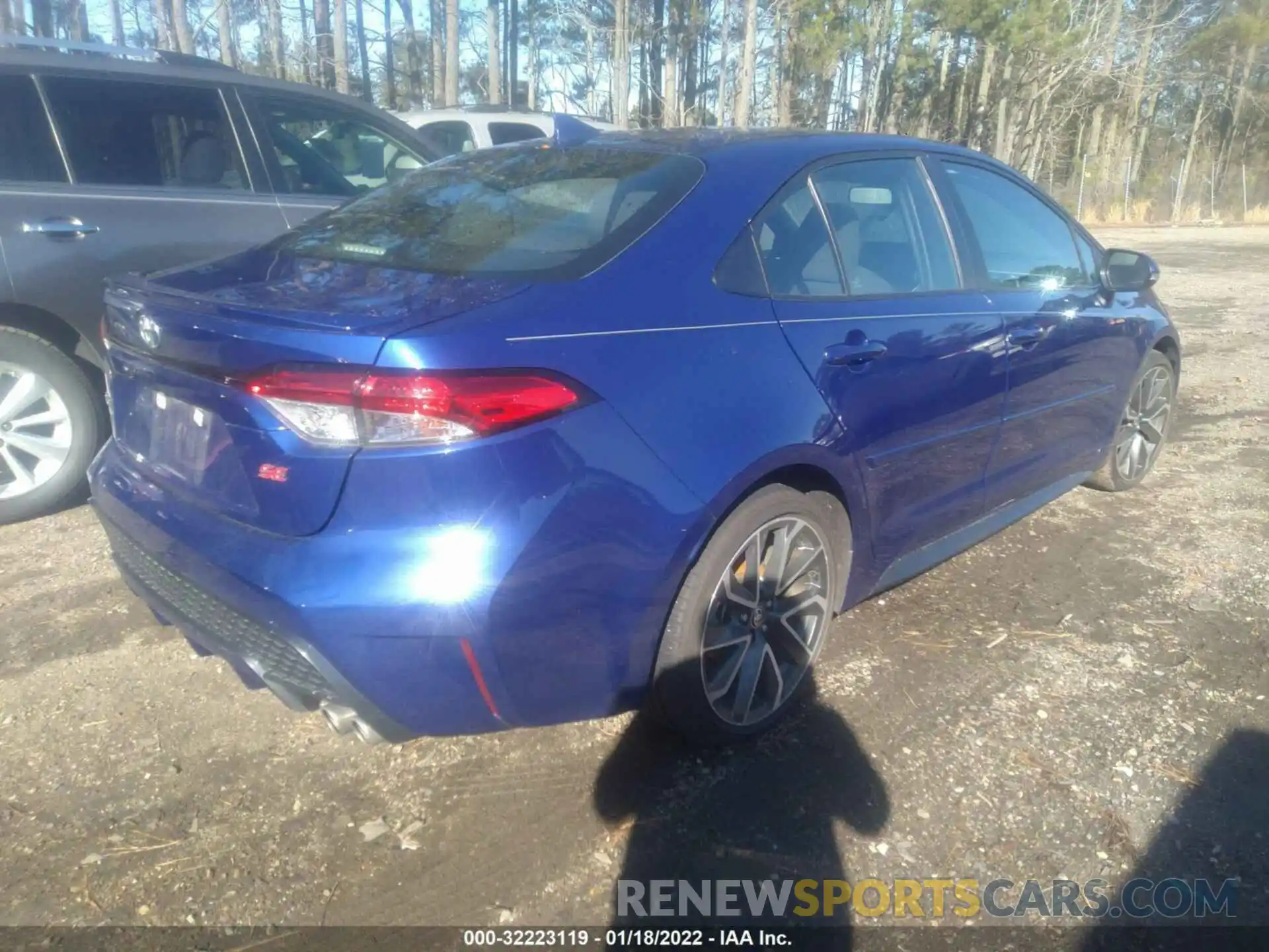 4 Photograph of a damaged car 5YFS4MCE1MP064863 TOYOTA COROLLA 2021