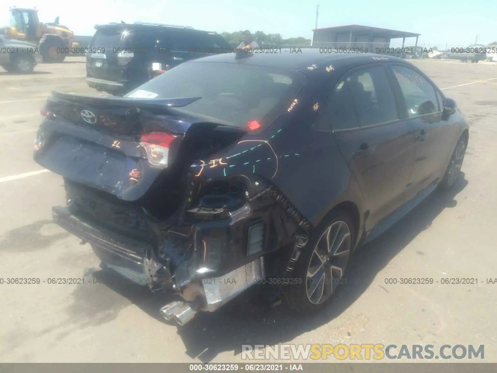 4 Photograph of a damaged car 5YFS4MCE1MP065074 TOYOTA COROLLA 2021