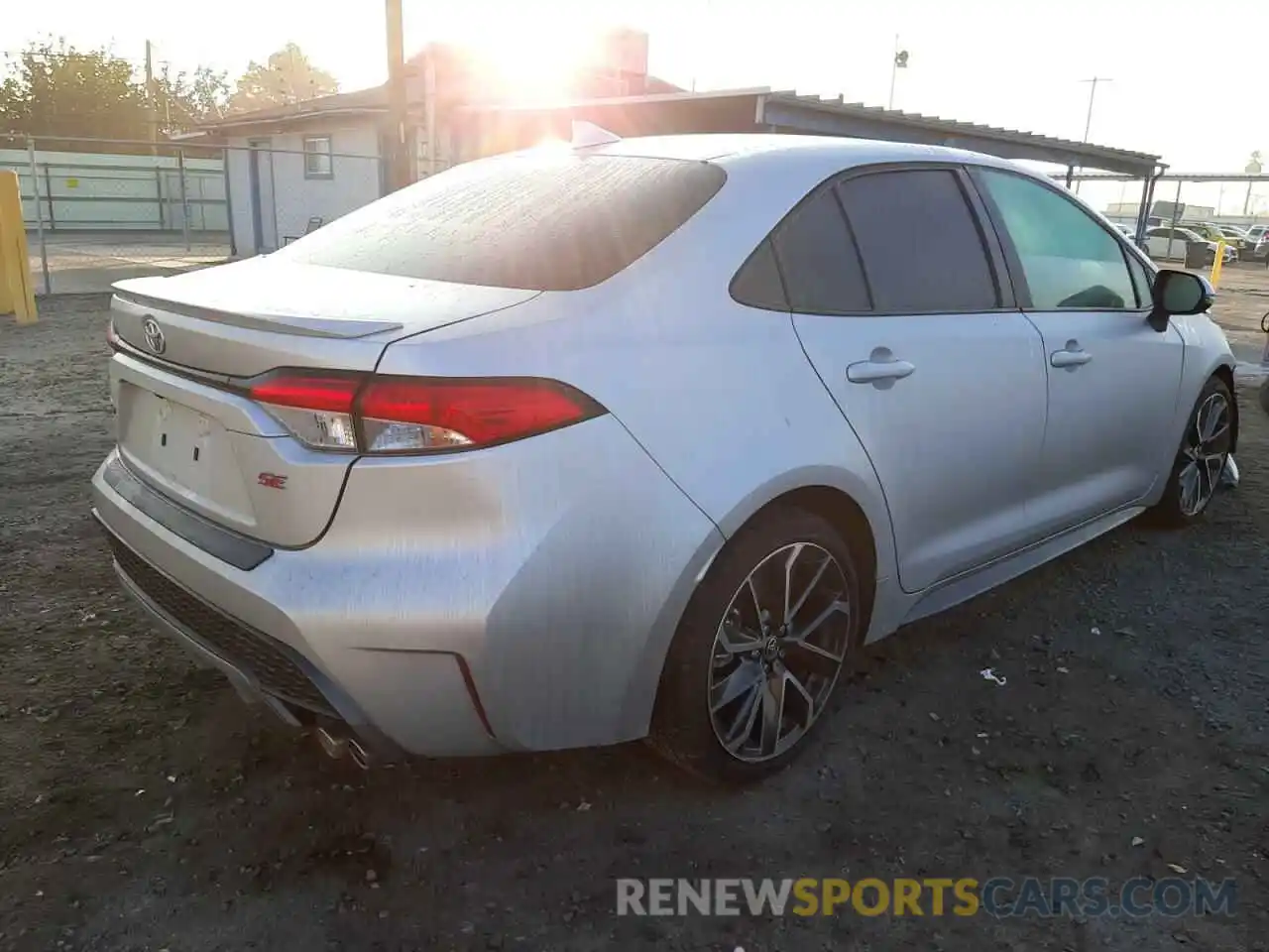 4 Photograph of a damaged car 5YFS4MCE1MP088399 TOYOTA COROLLA 2021