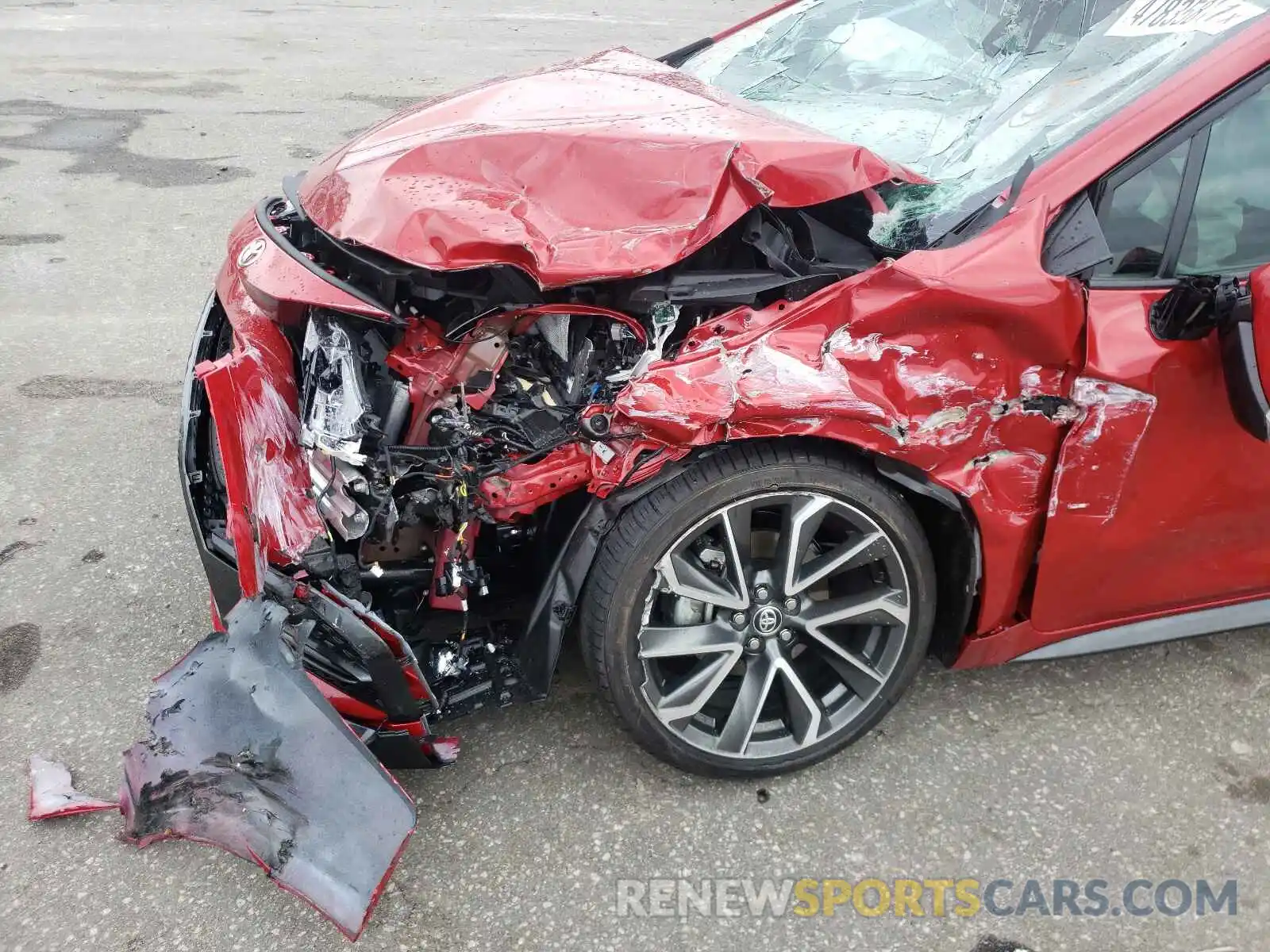 9 Photograph of a damaged car 5YFS4MCE1MP091335 TOYOTA COROLLA 2021