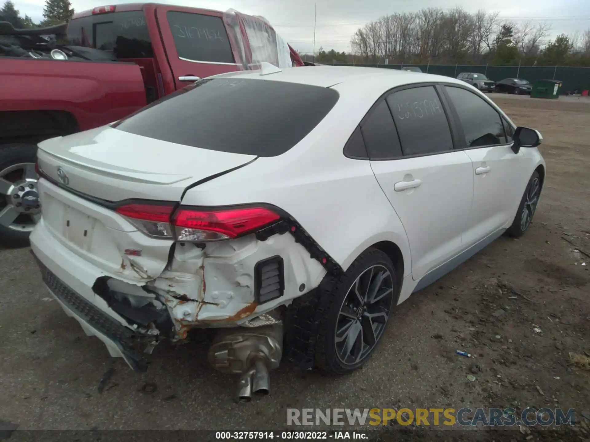 4 Photograph of a damaged car 5YFS4MCE2MP066315 TOYOTA COROLLA 2021