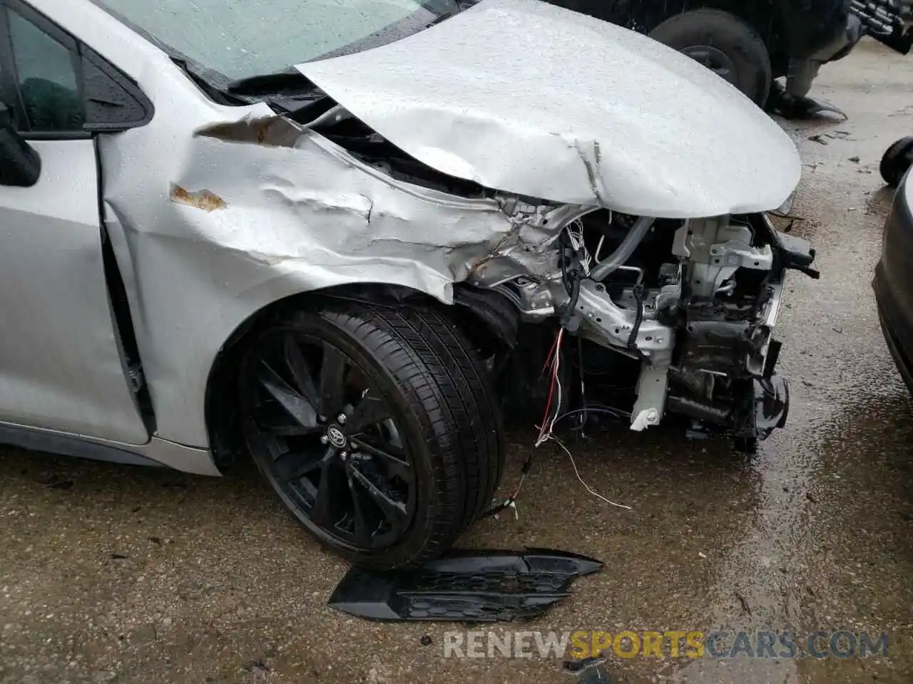 9 Photograph of a damaged car 5YFS4MCE2MP070929 TOYOTA COROLLA 2021